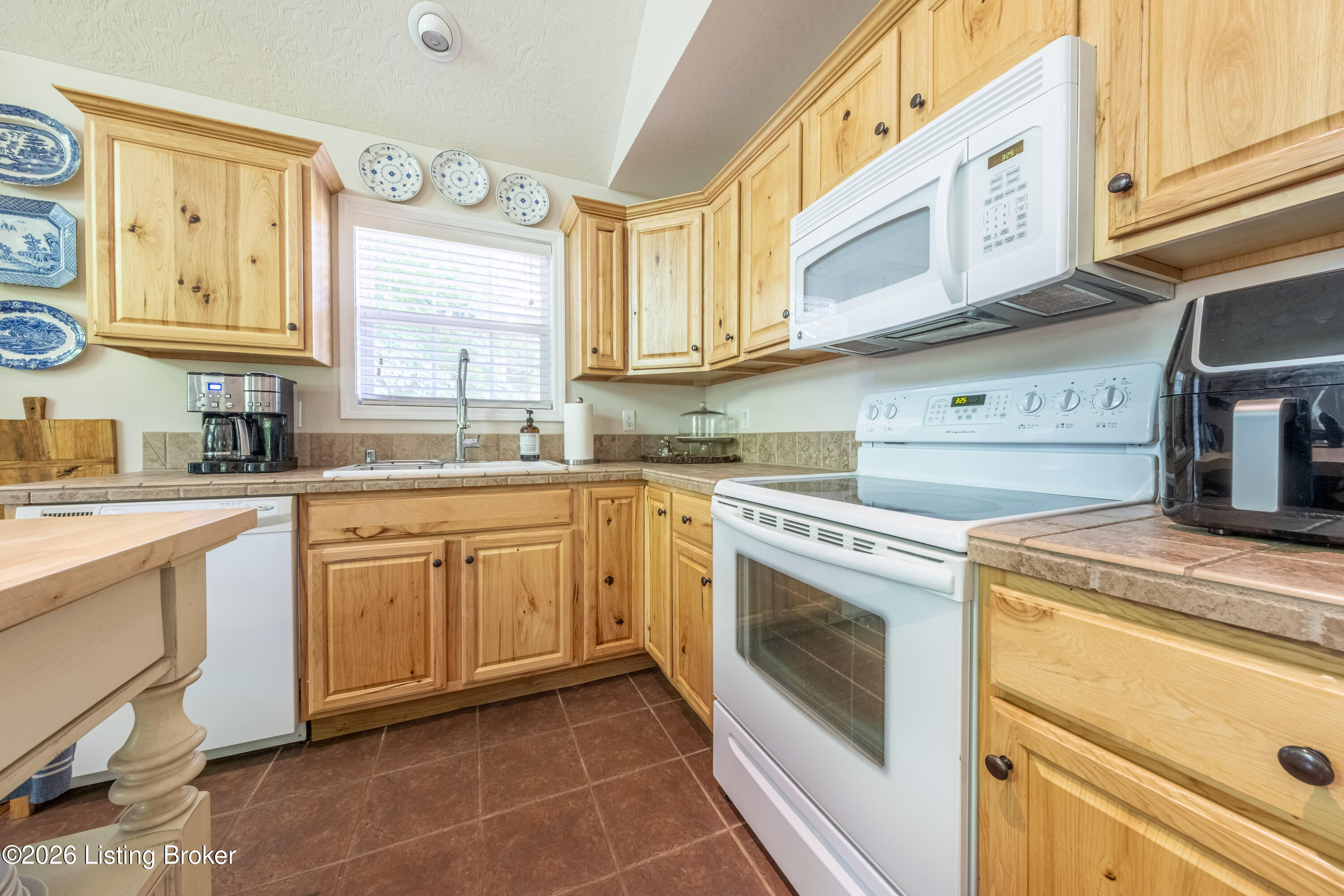 485 Bentwood Ln Property Photo 18