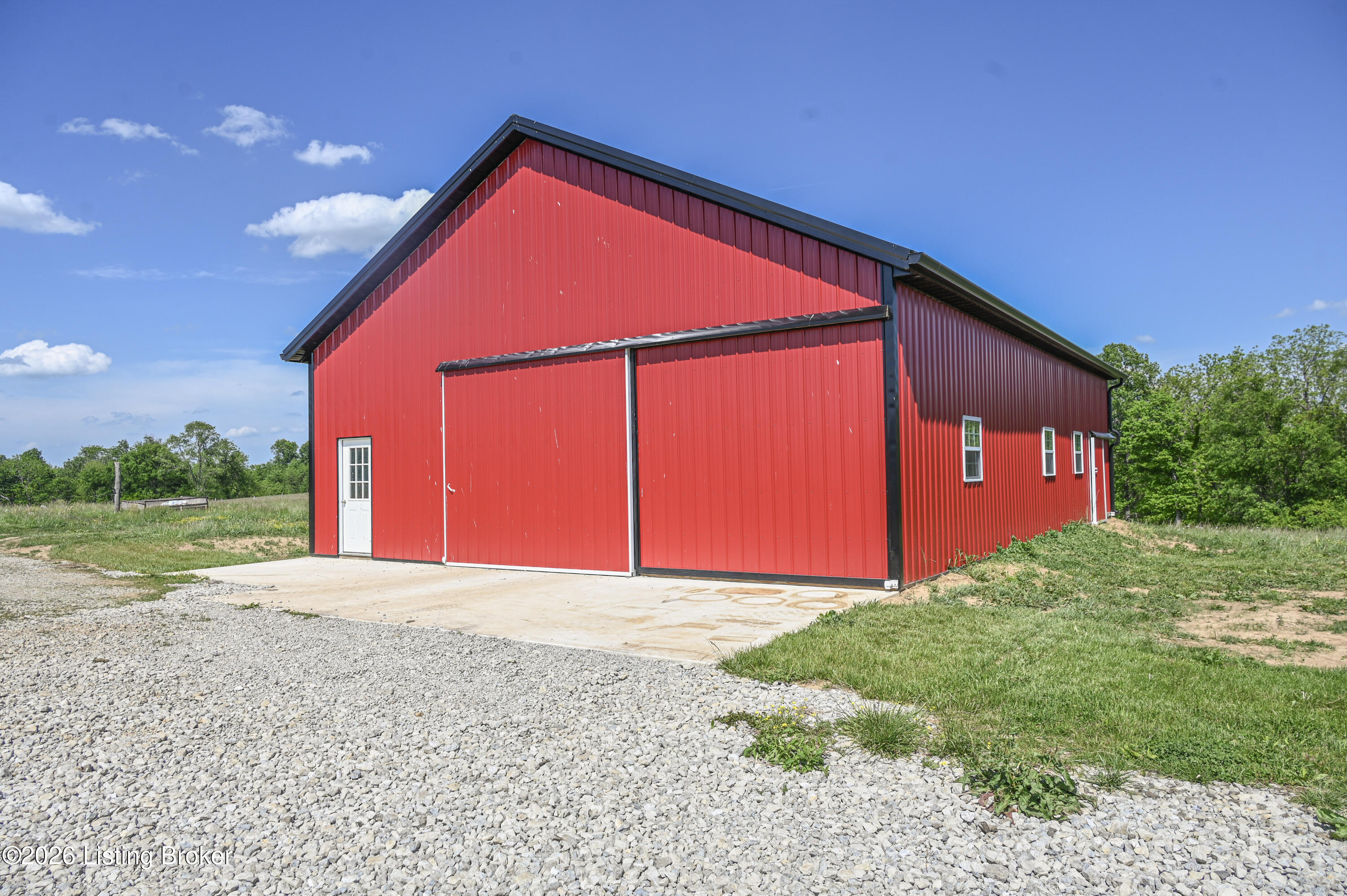 904 Lawrenceburg Rd Property Photo 4