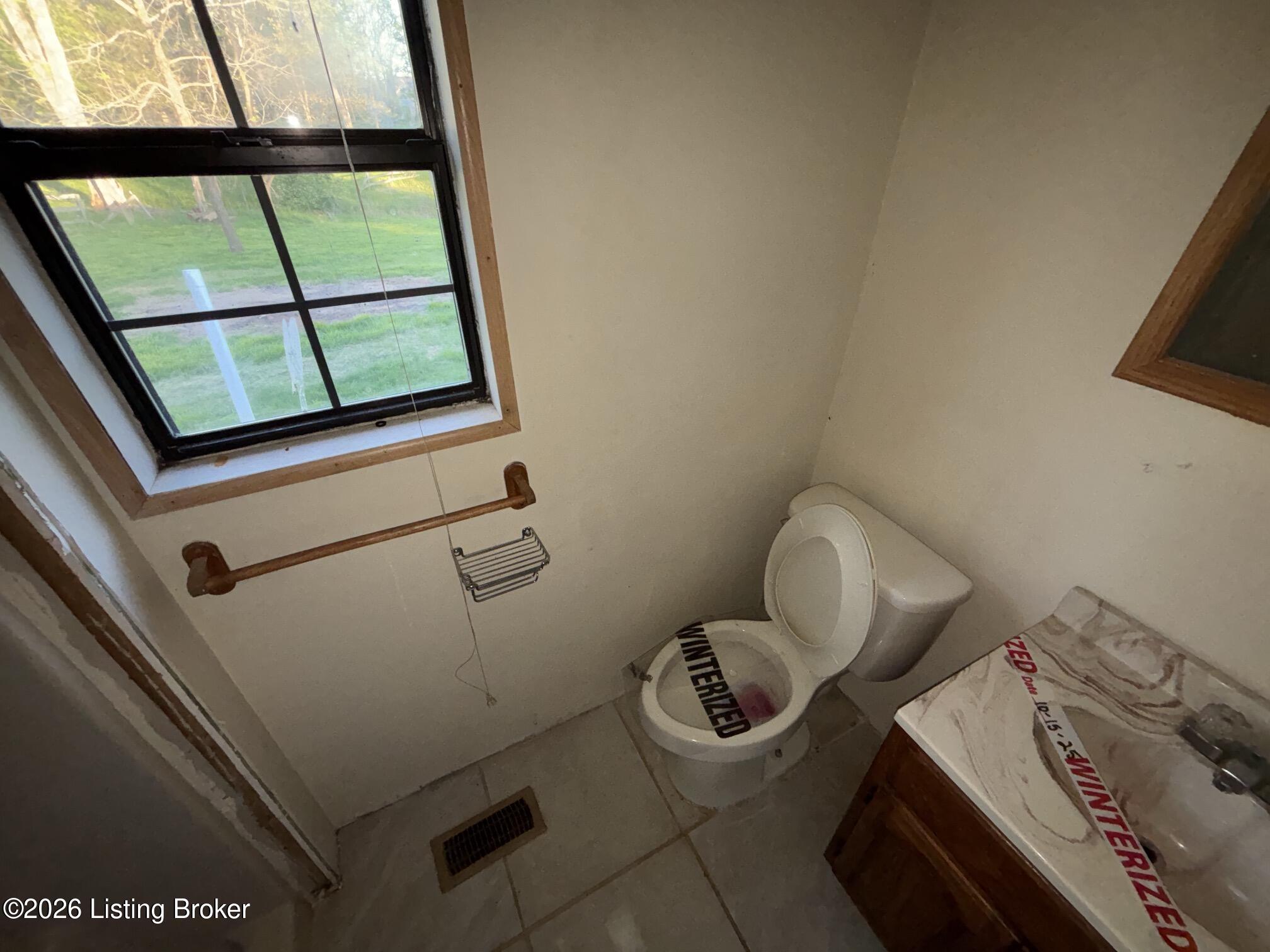 186 Blakemore Ln Property Photo 14
