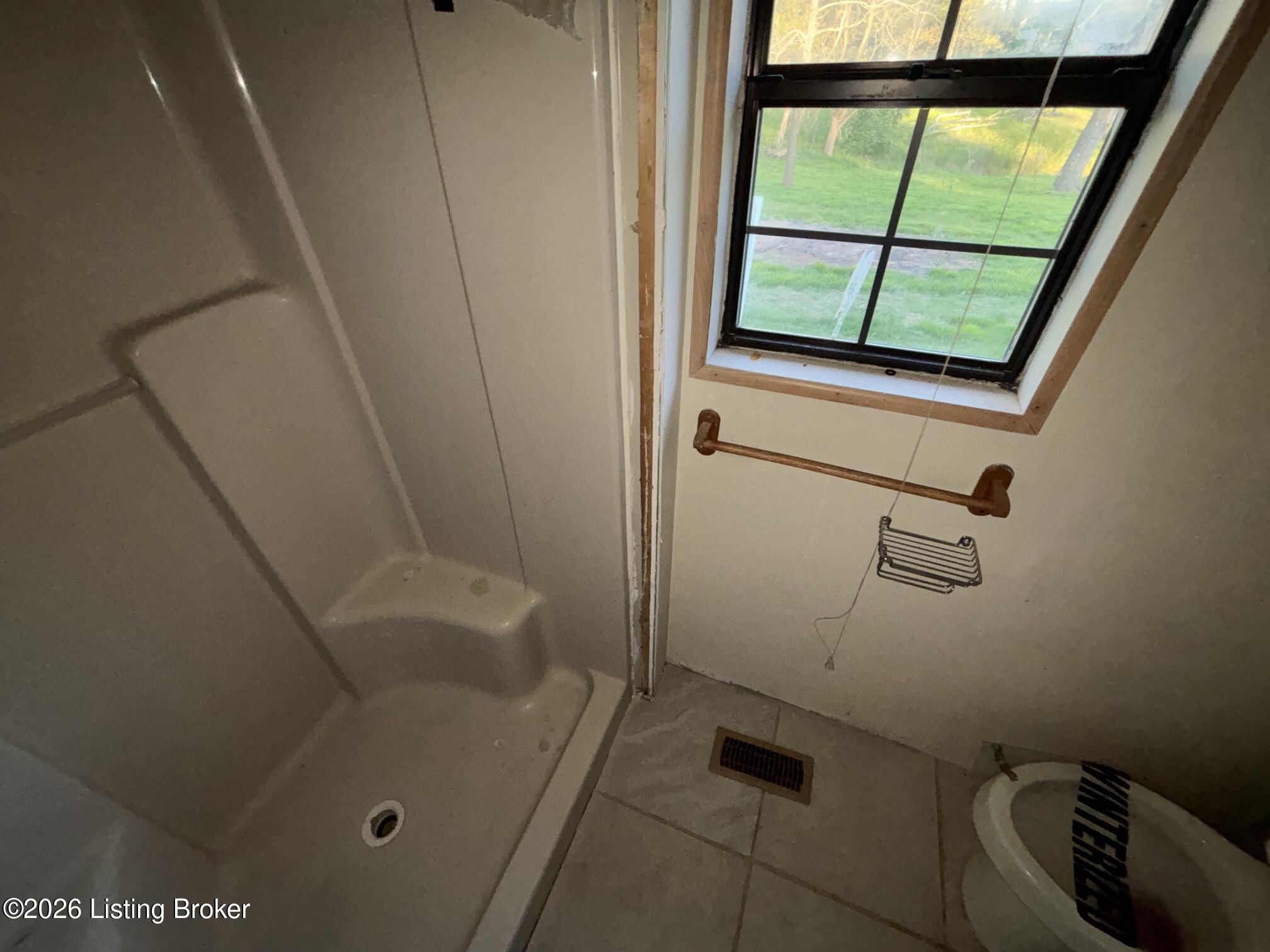 186 Blakemore Ln Property Photo 15