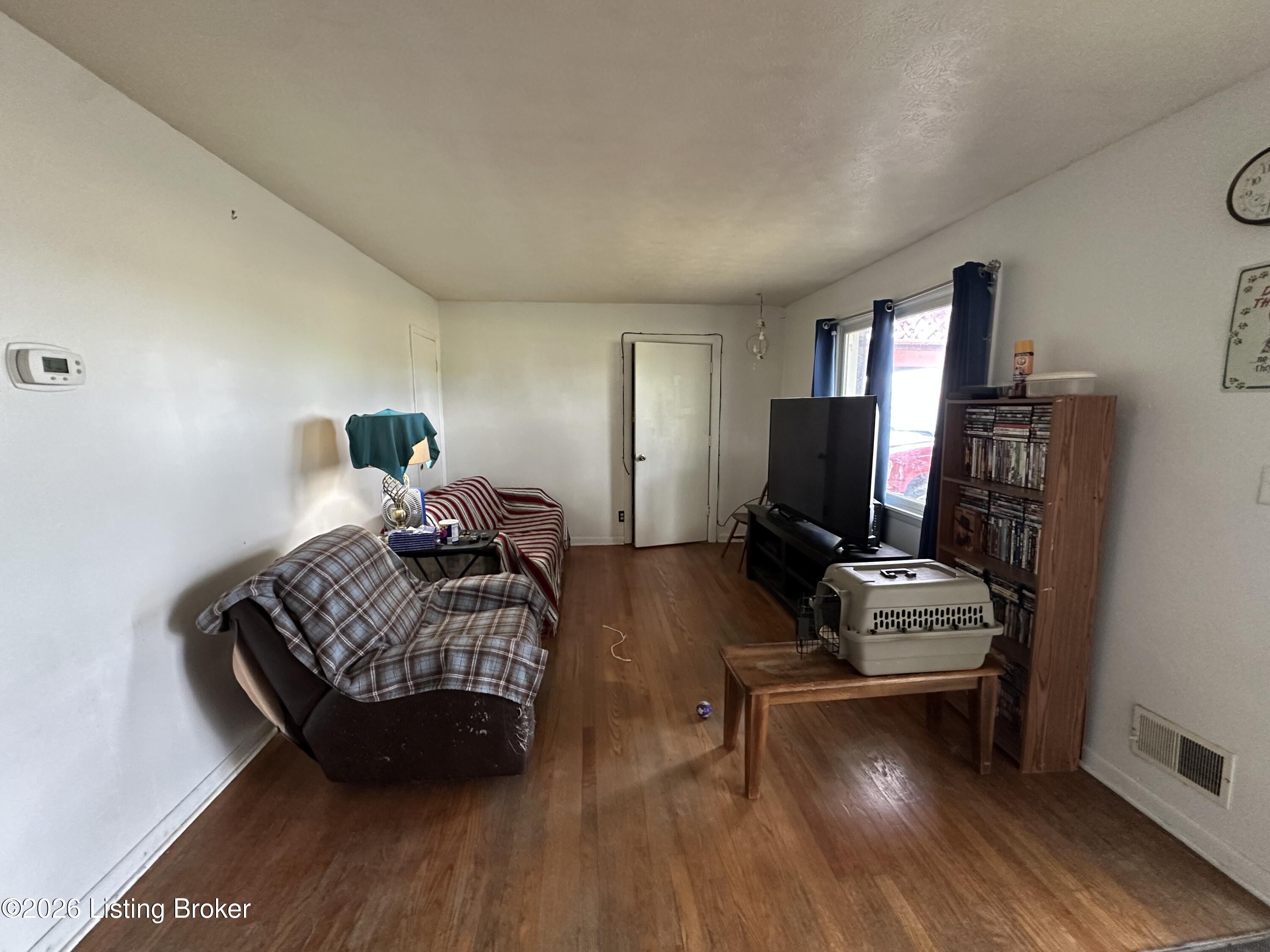 804 Wallace Ave Property Photo 2