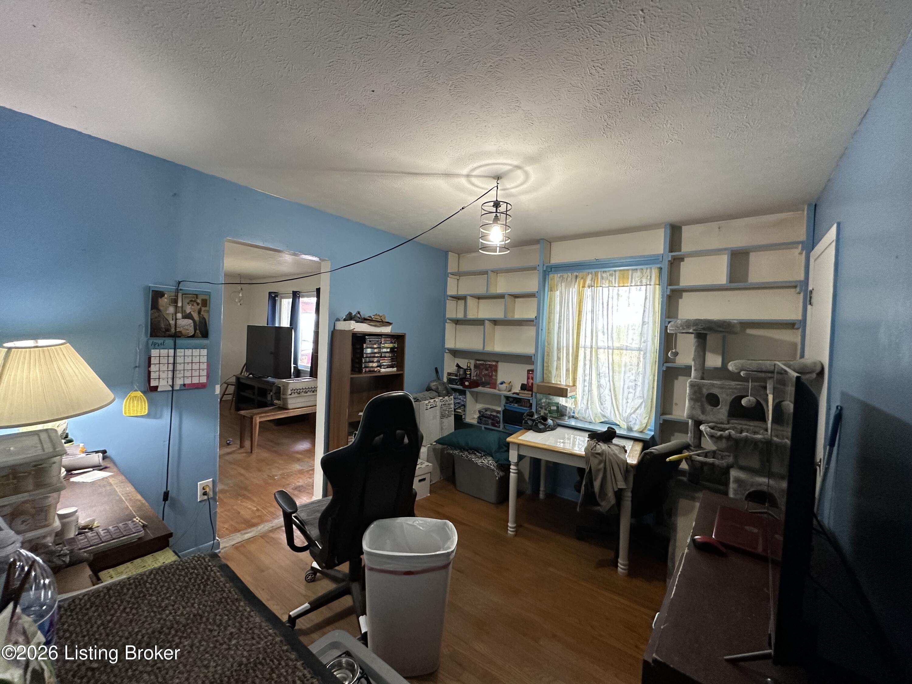 804 Wallace Ave Property Photo 6