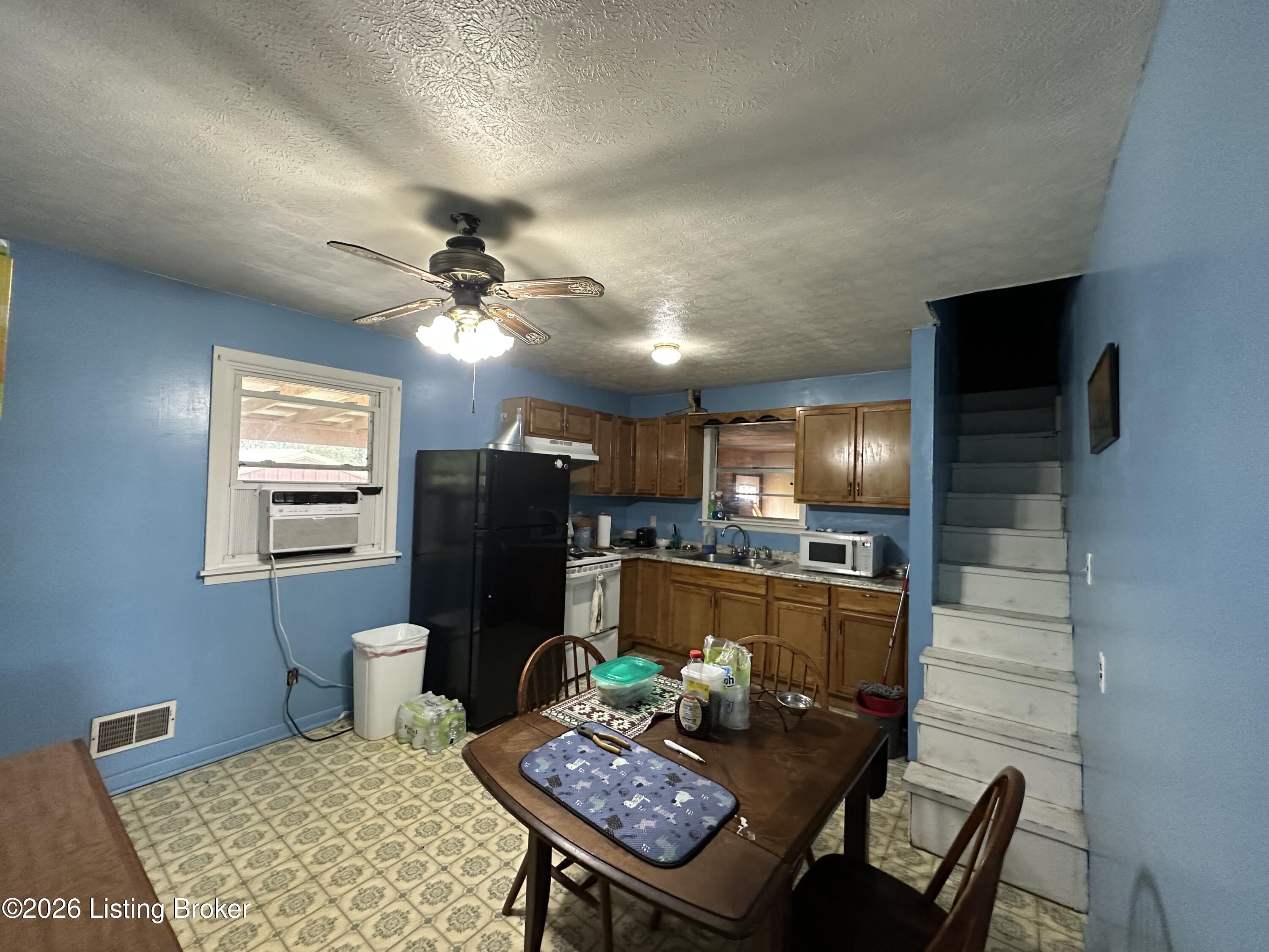 804 Wallace Ave Property Photo 23