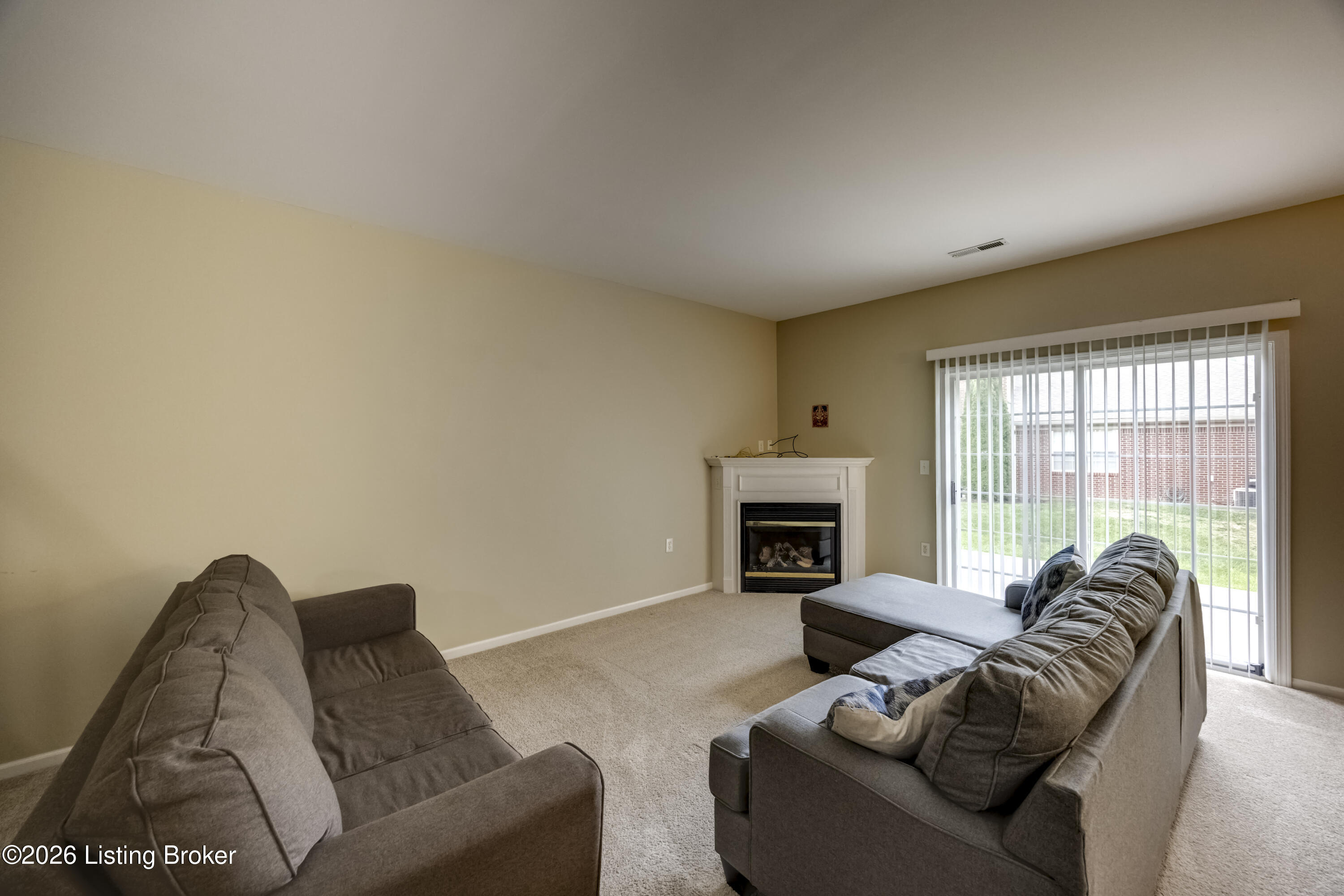 5034 Ardossan Square Property Photo 7