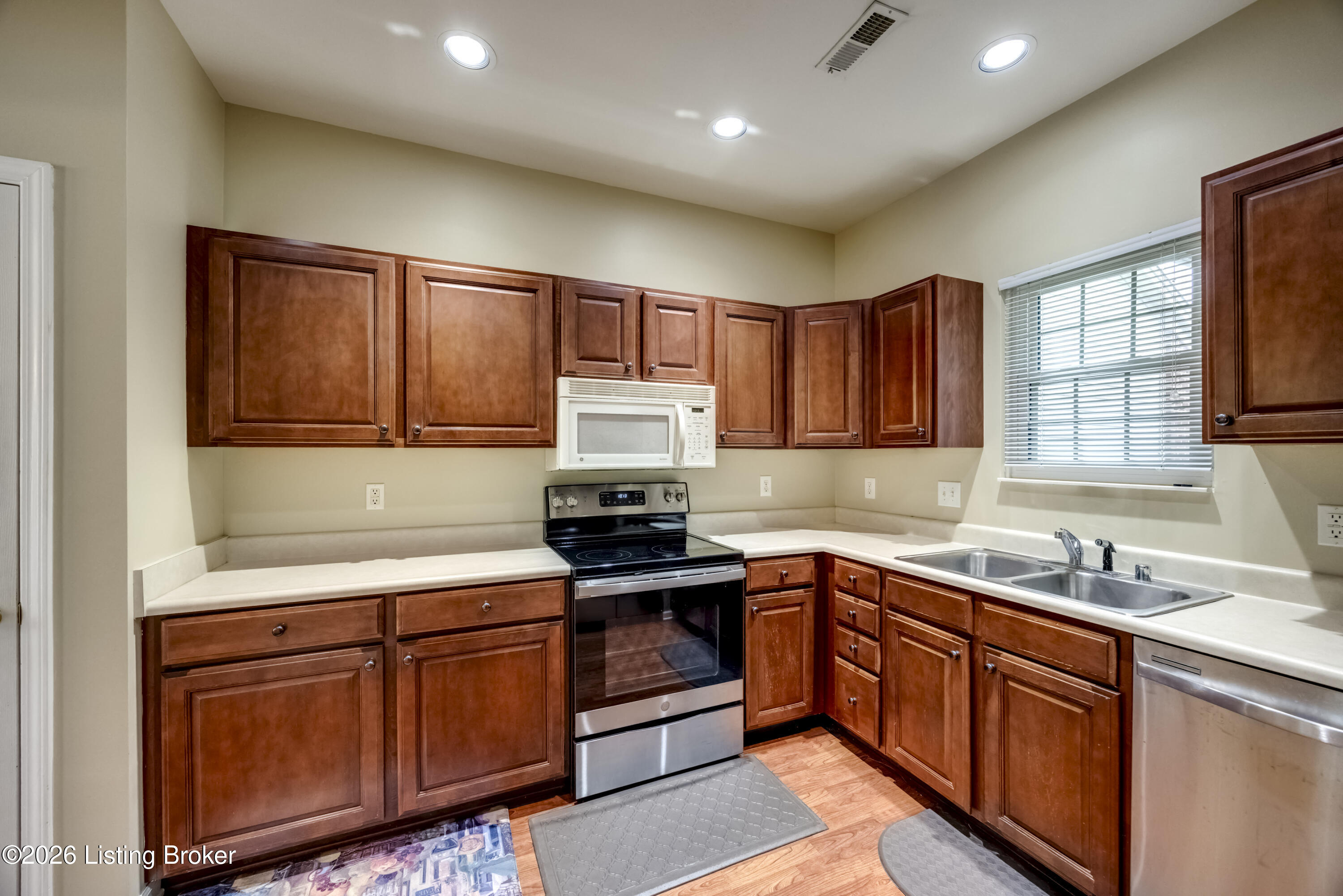 5034 Ardossan Square Property Photo 19