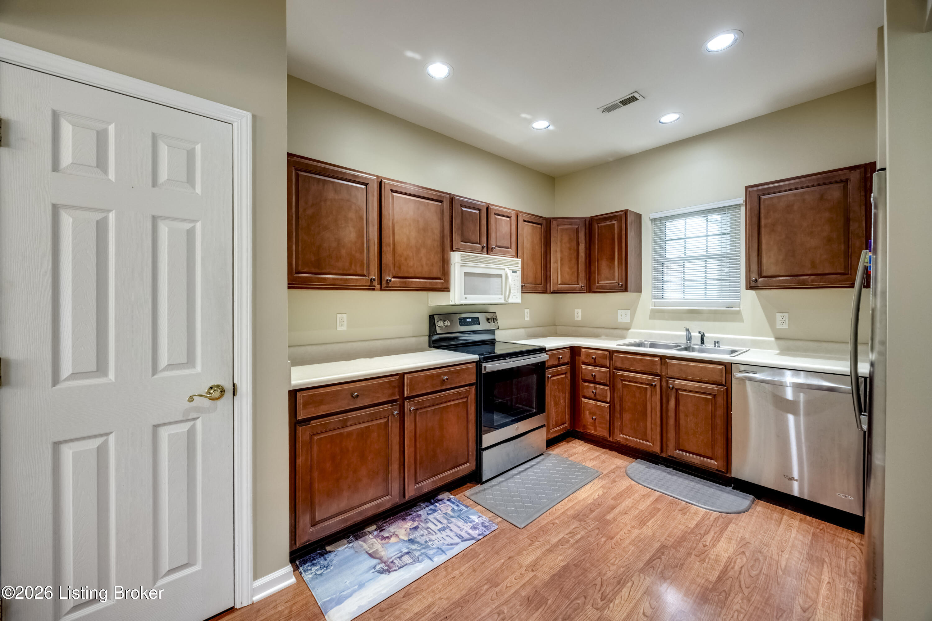 5034 Ardossan Square Property Photo 20