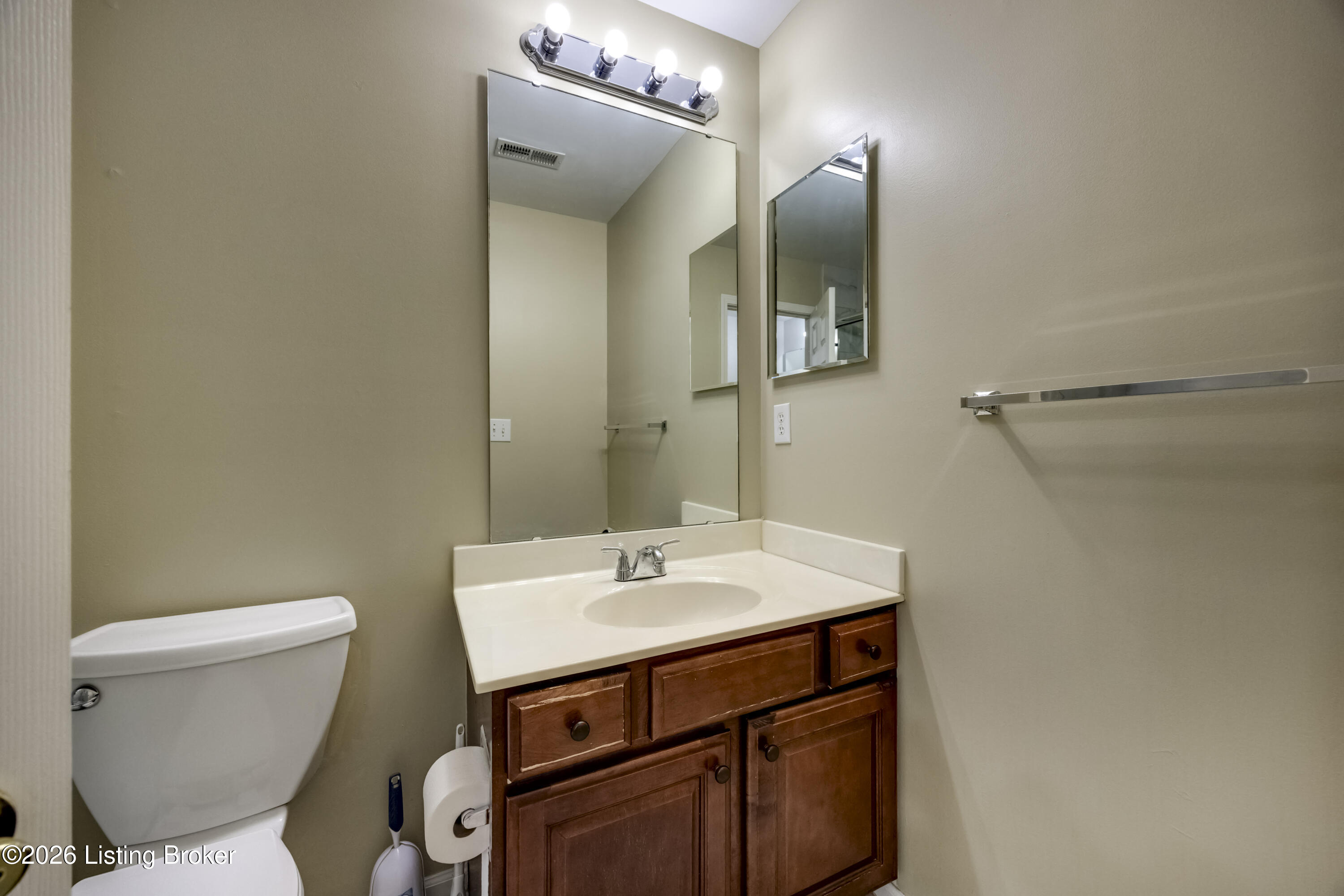 5034 Ardossan Square Property Photo 38