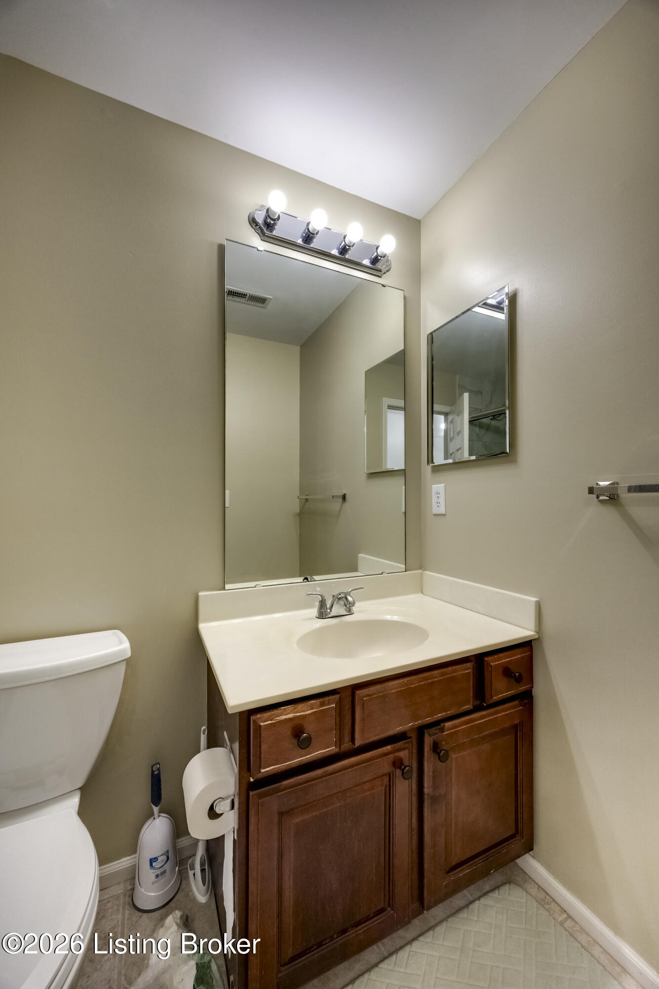 5034 Ardossan Square Property Photo 39