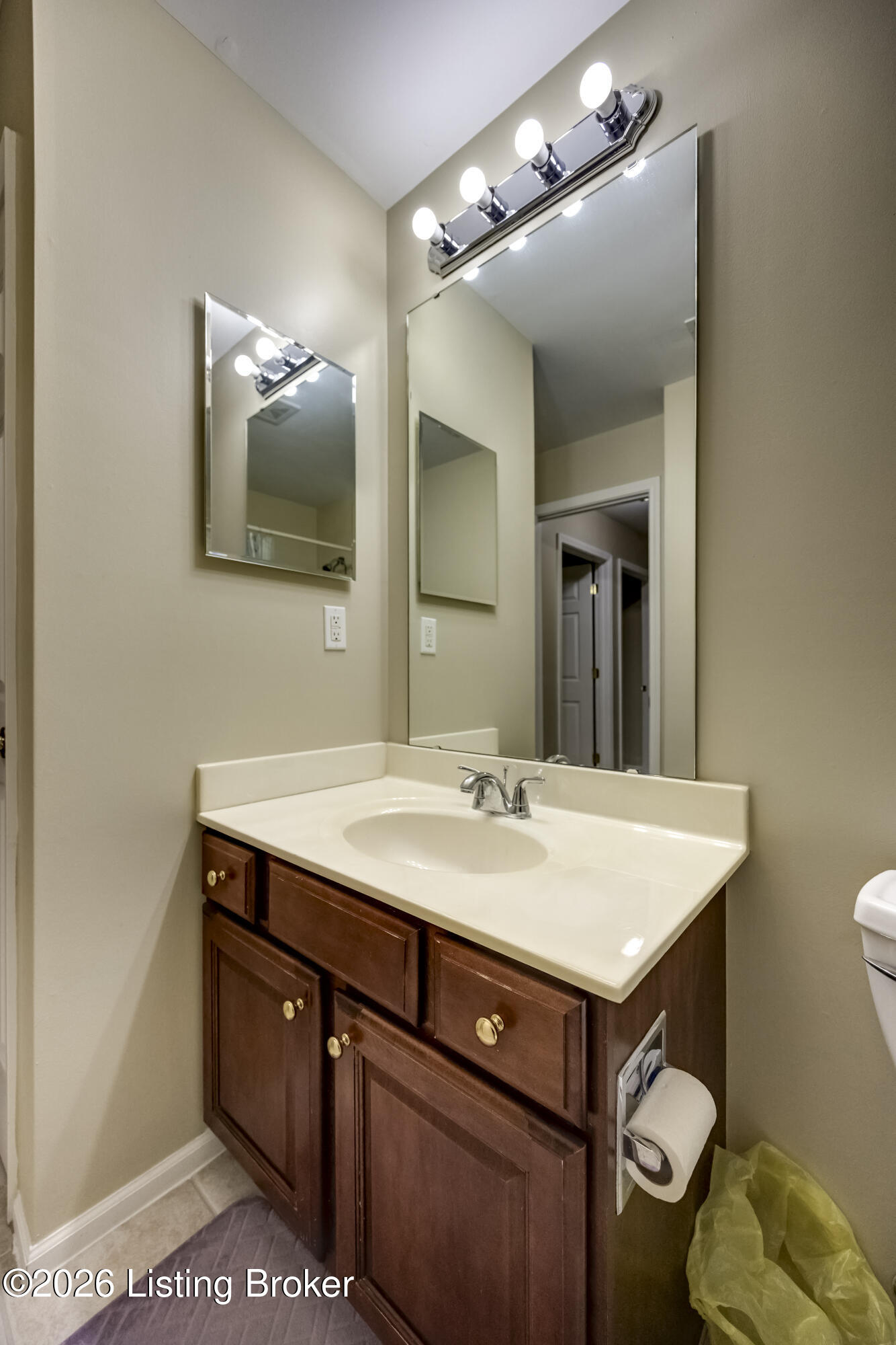 5034 Ardossan Square Property Photo 55