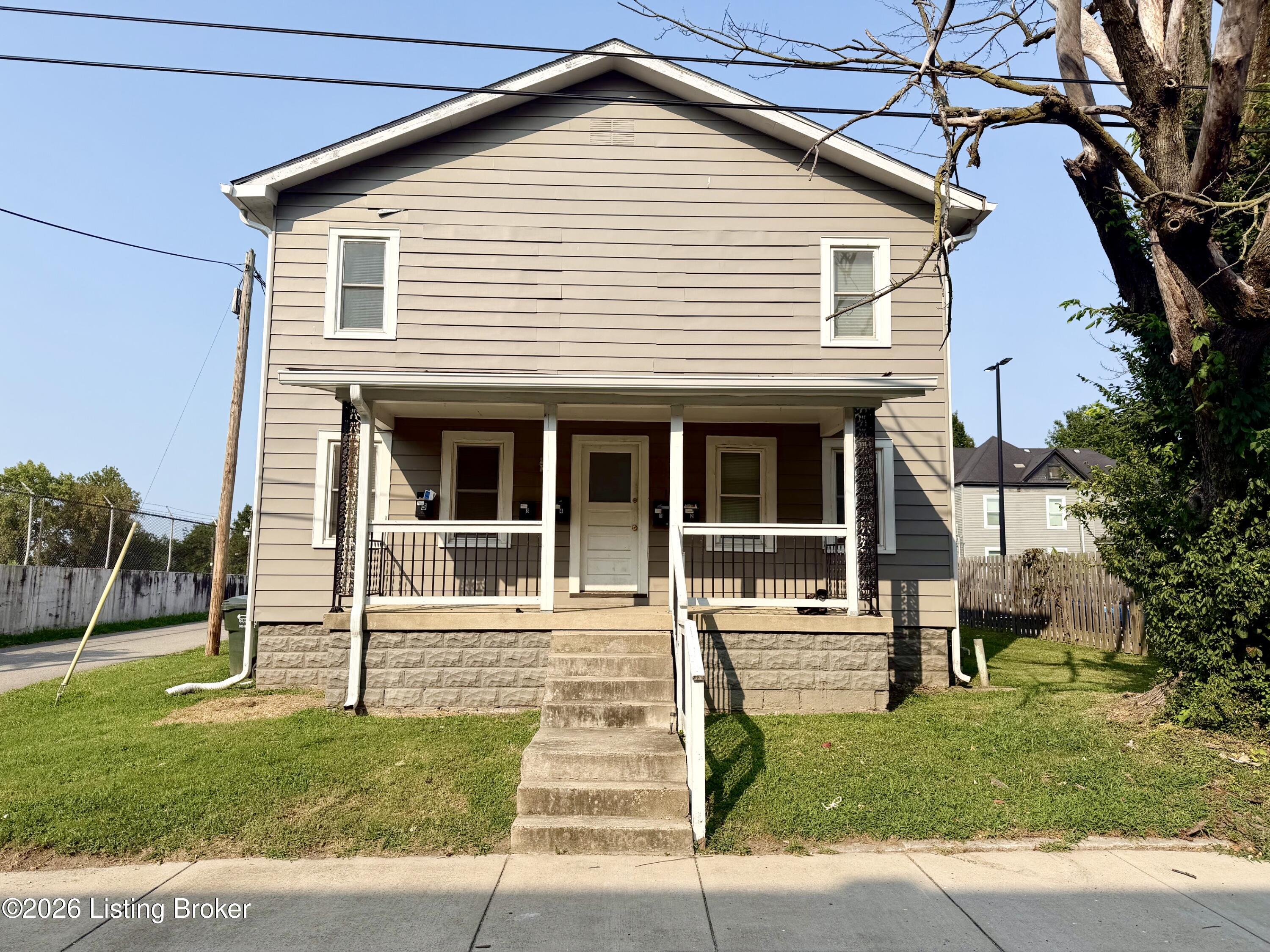121 E 14th St 4 Property Photo 1