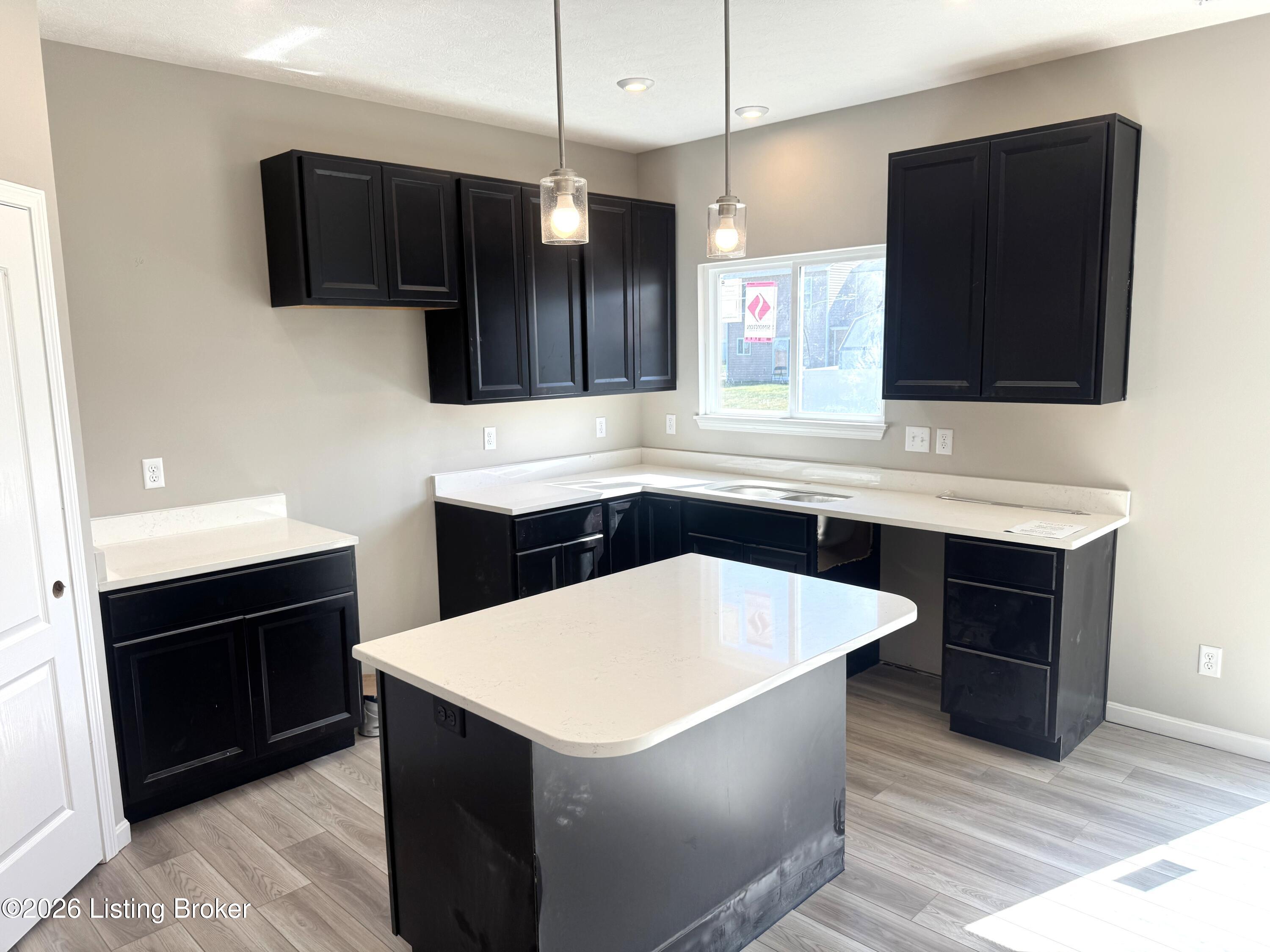 502 Mud Hen Dr Property Photo 3