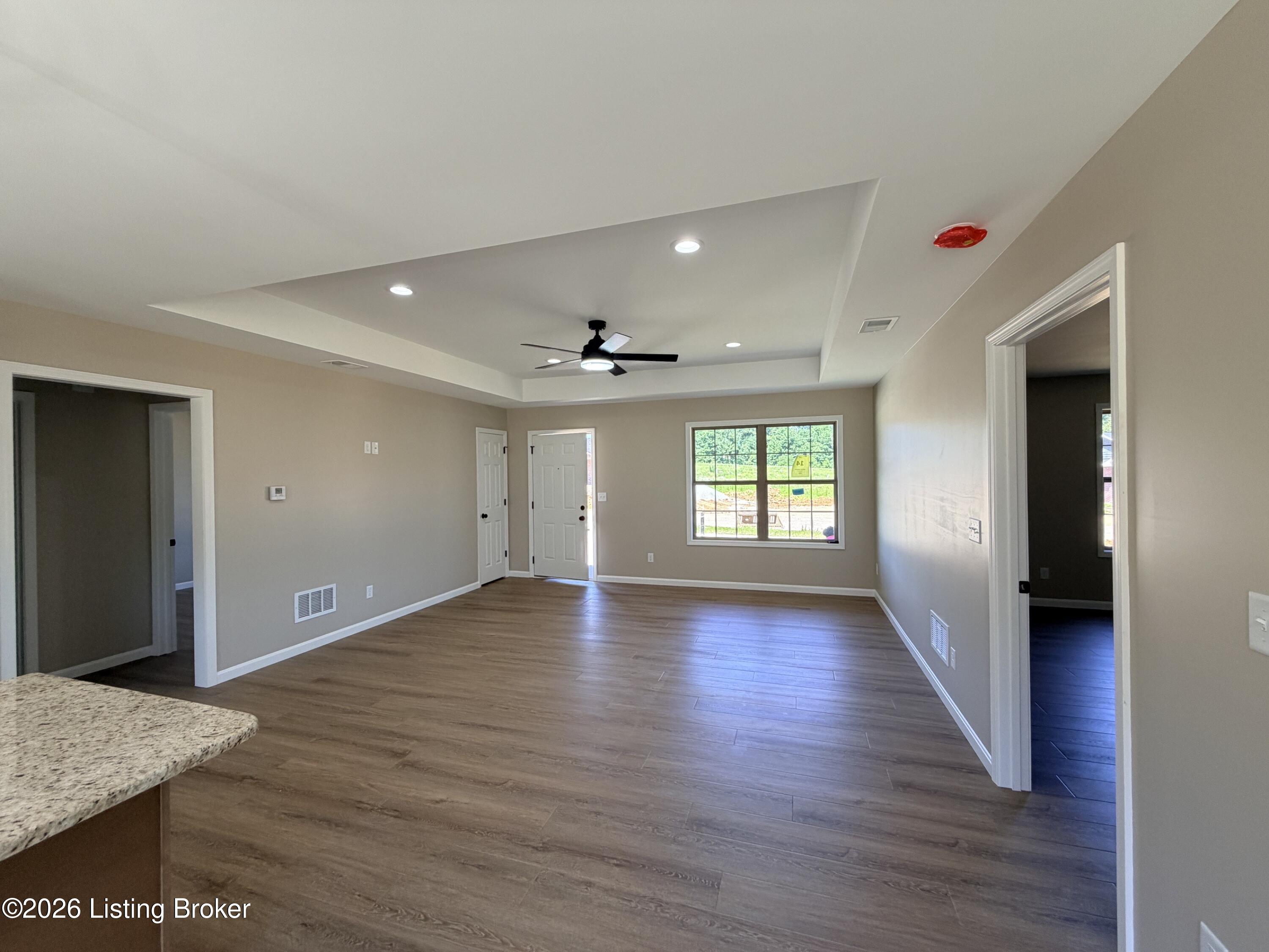 72 Democratic Ct Property Photo 2
