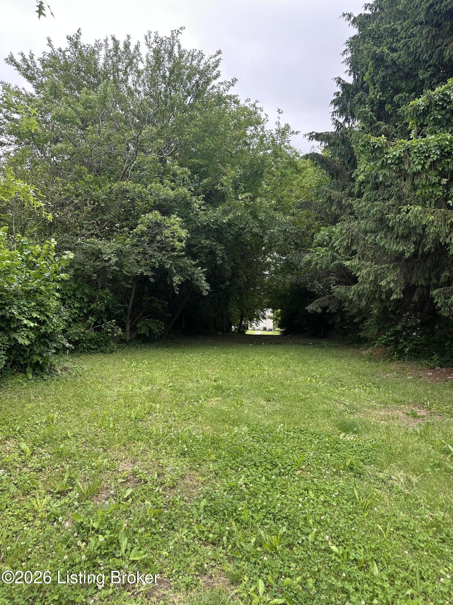1512 W Market St Property Photo 1