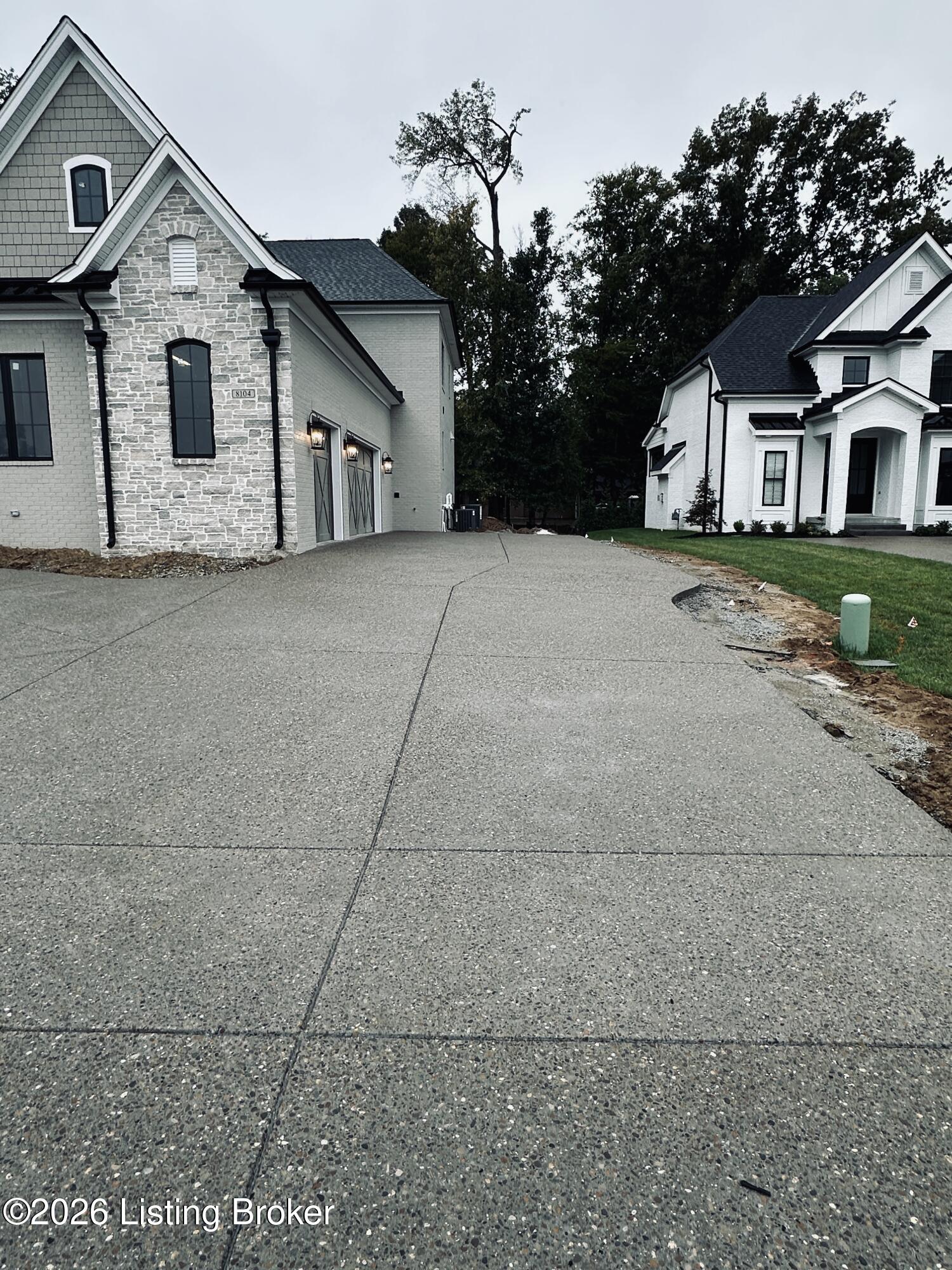 8104 Sutherland Farm Rd Property Photo 1