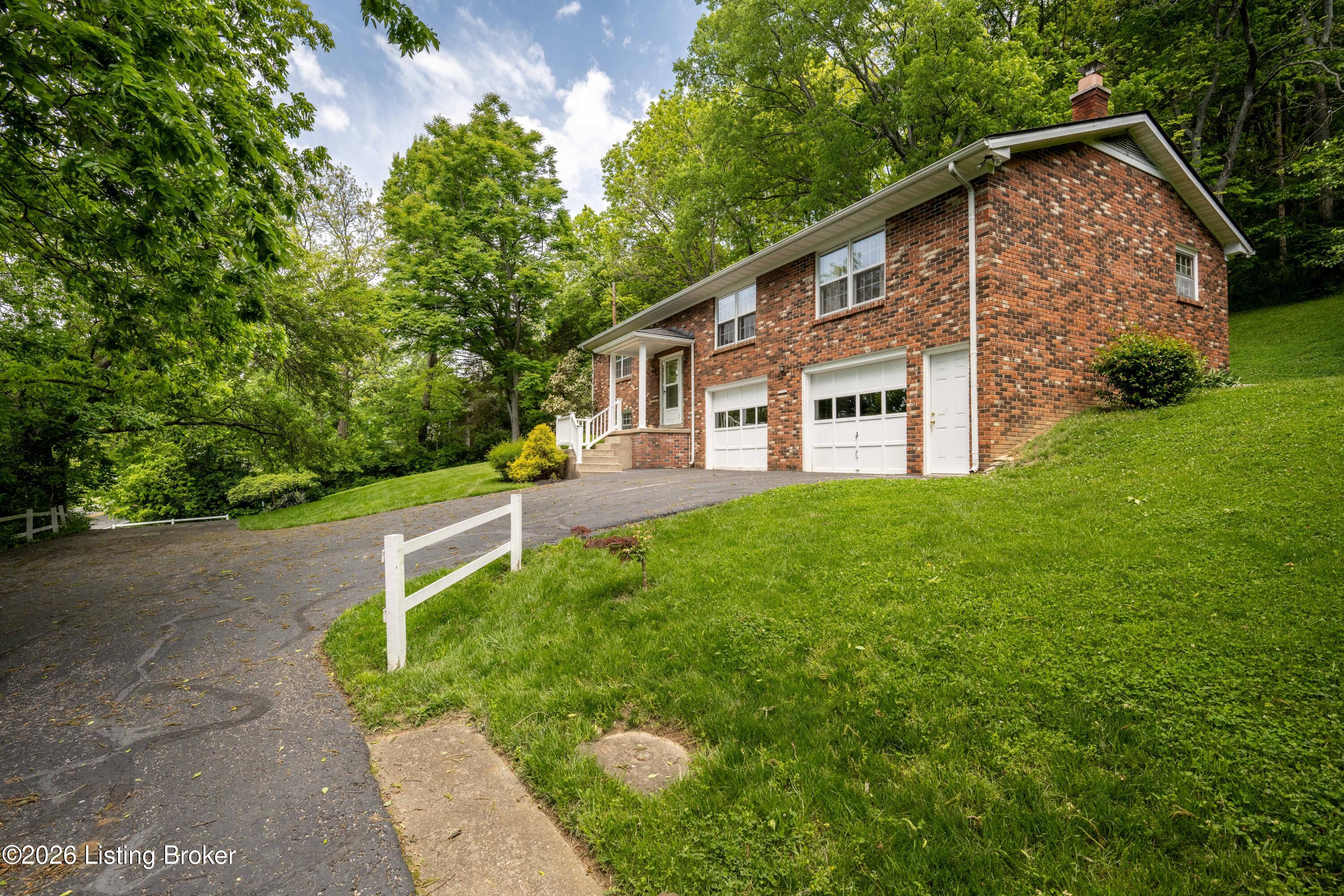2043 Lock Rd Property Photo 2