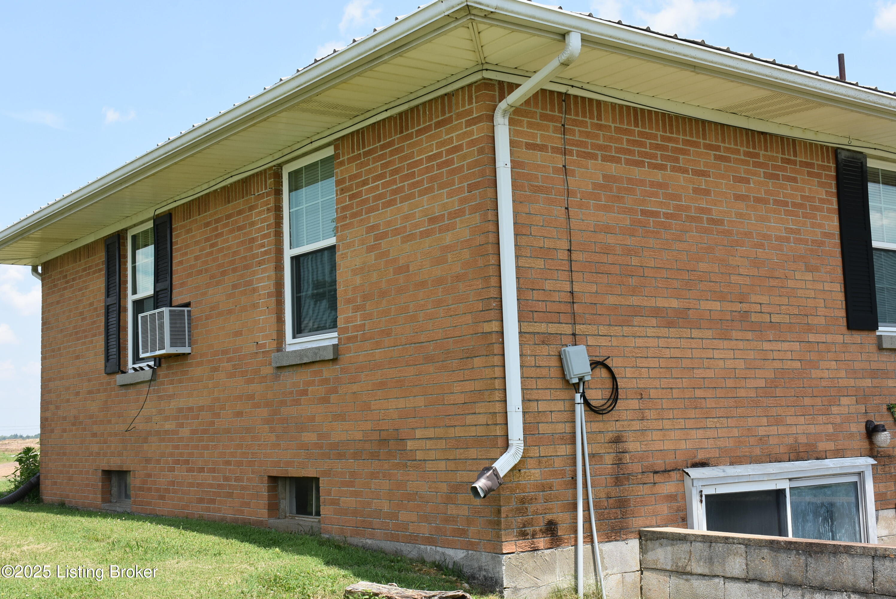 2805 Columbia Rd Property Photo 32