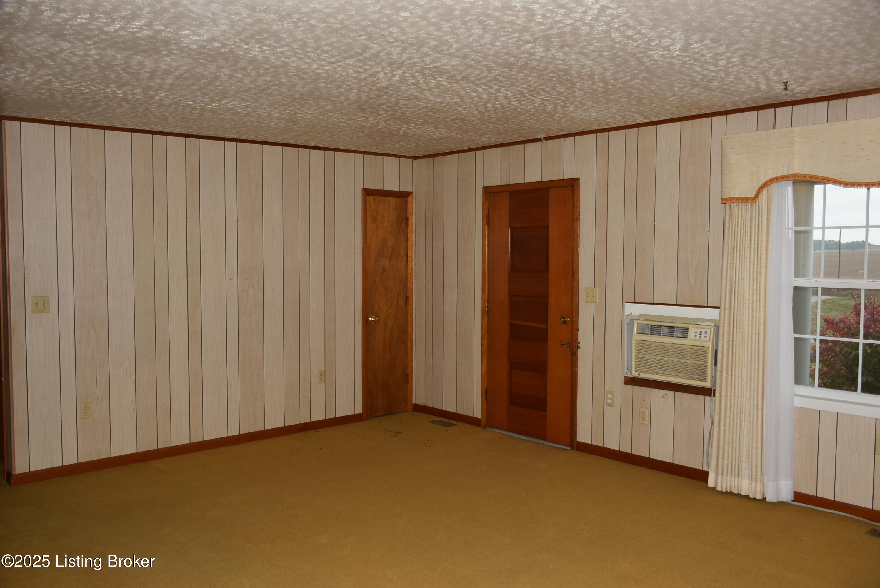 2805 Columbia Rd Property Photo 39