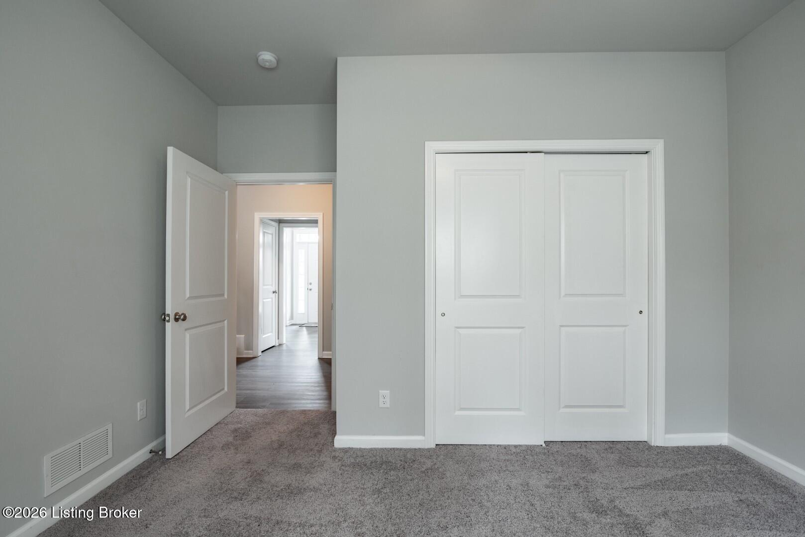 219 N Canterbury Glen Dr Property Photo 28