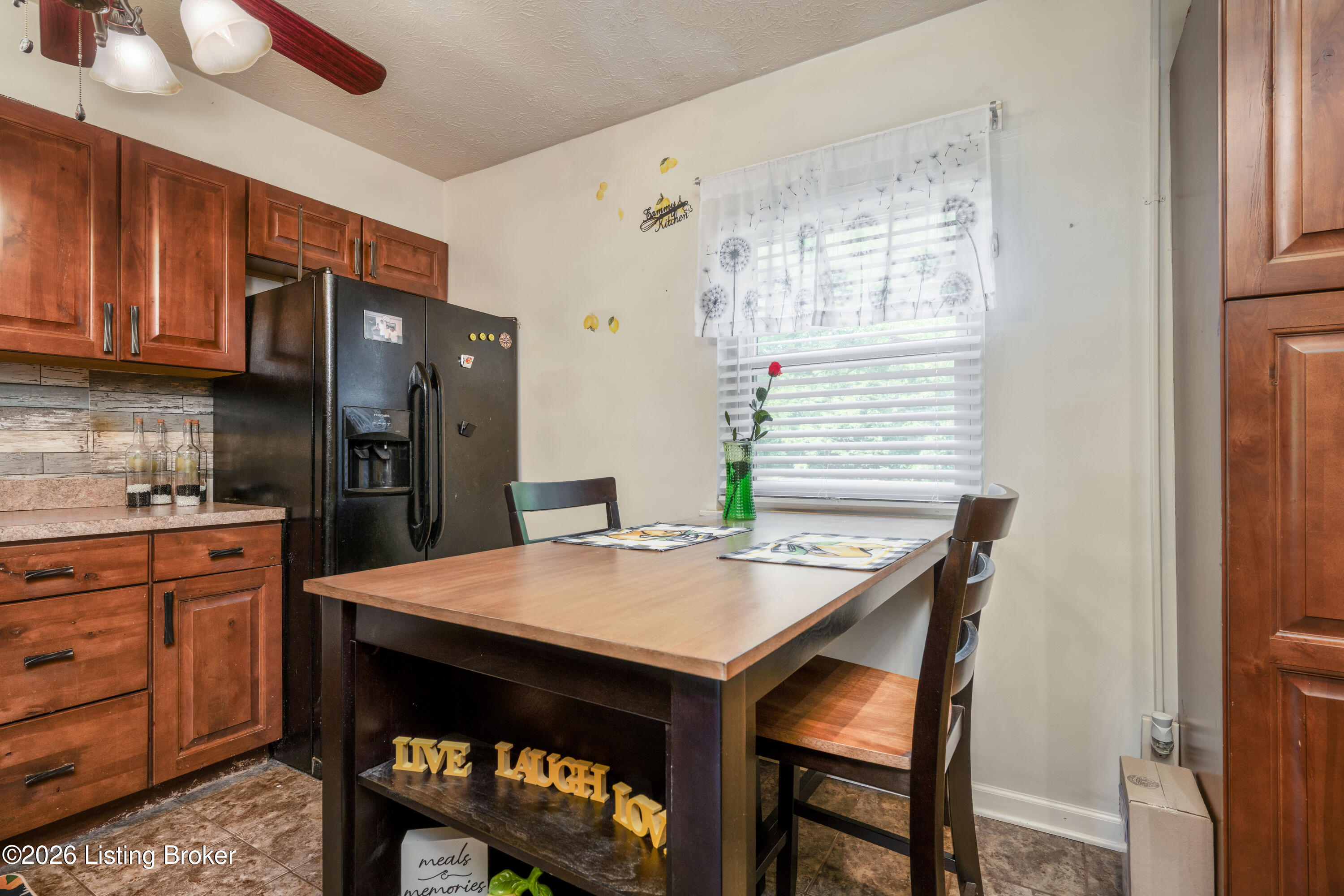 4618 Grandview Dr Property Photo 12