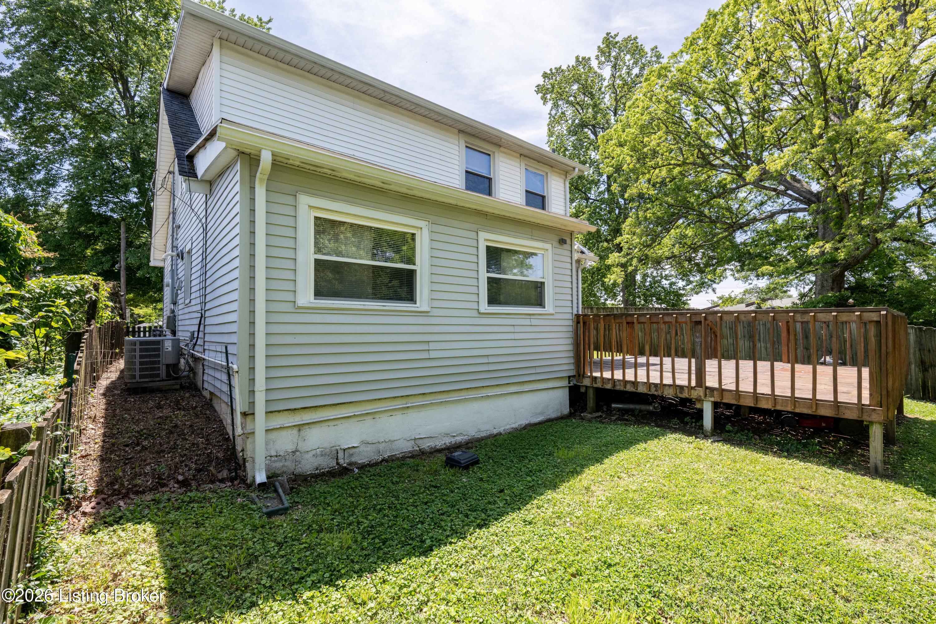 4618 Grandview Dr Property Photo 27