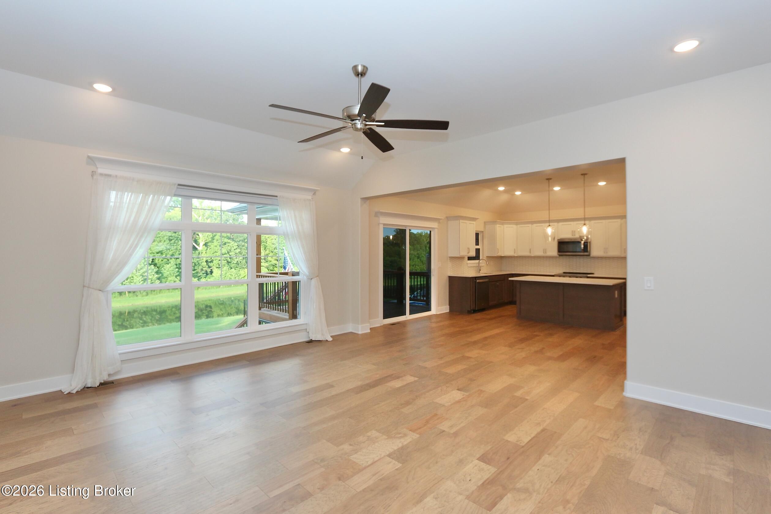 3035 Bridlewood Ln Property Photo 5