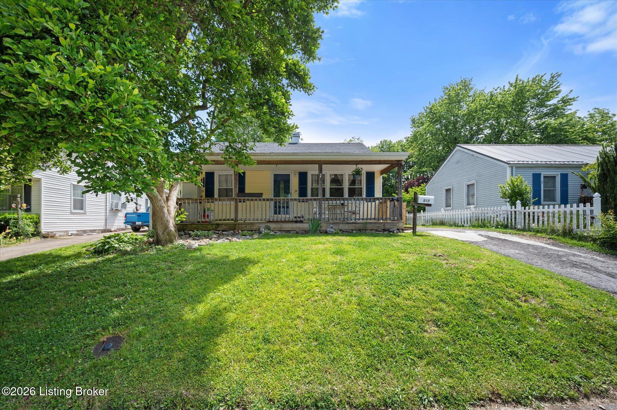 513 Village Dr Property Photo 1