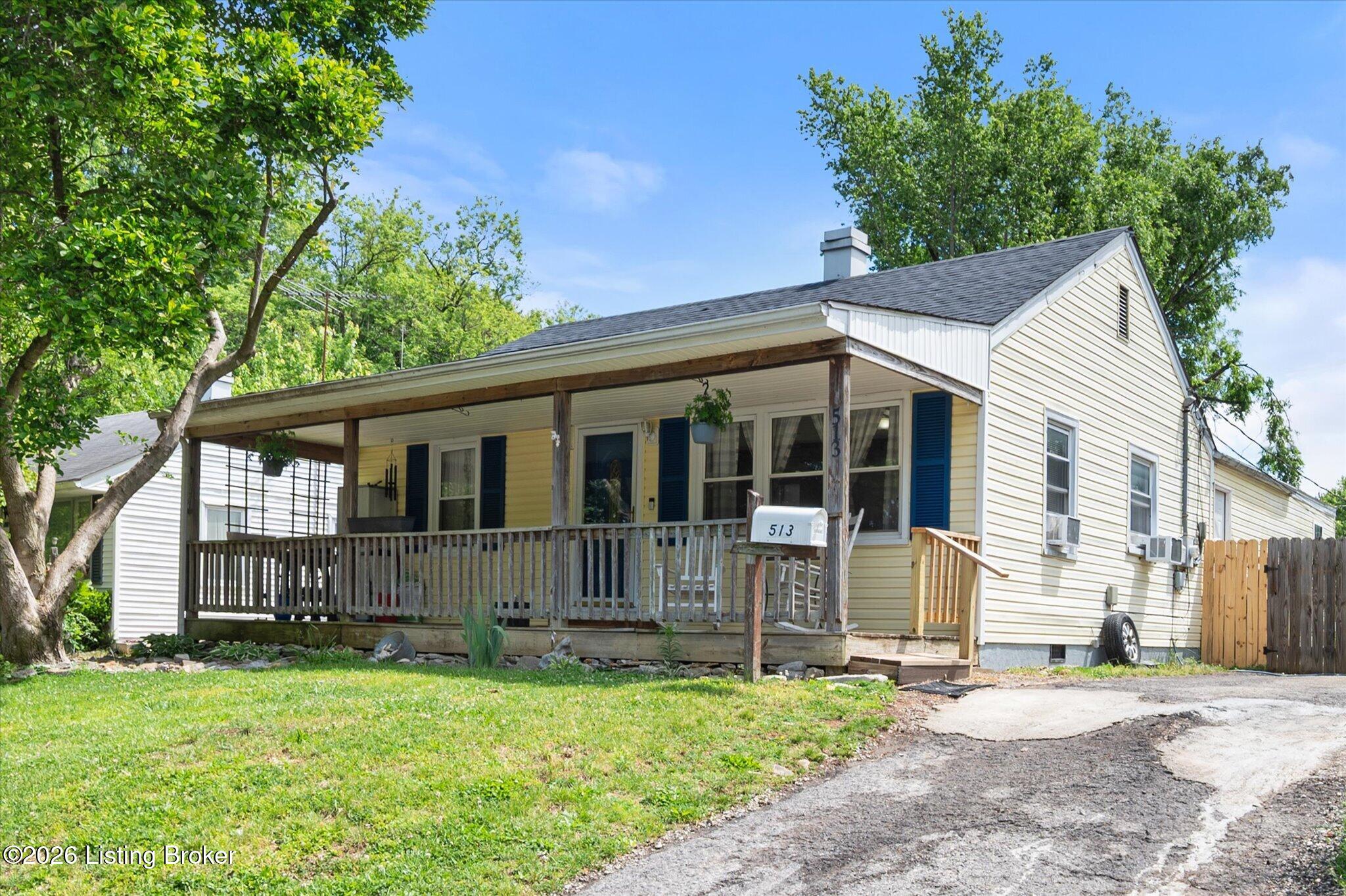 513 Village Dr Property Photo 3