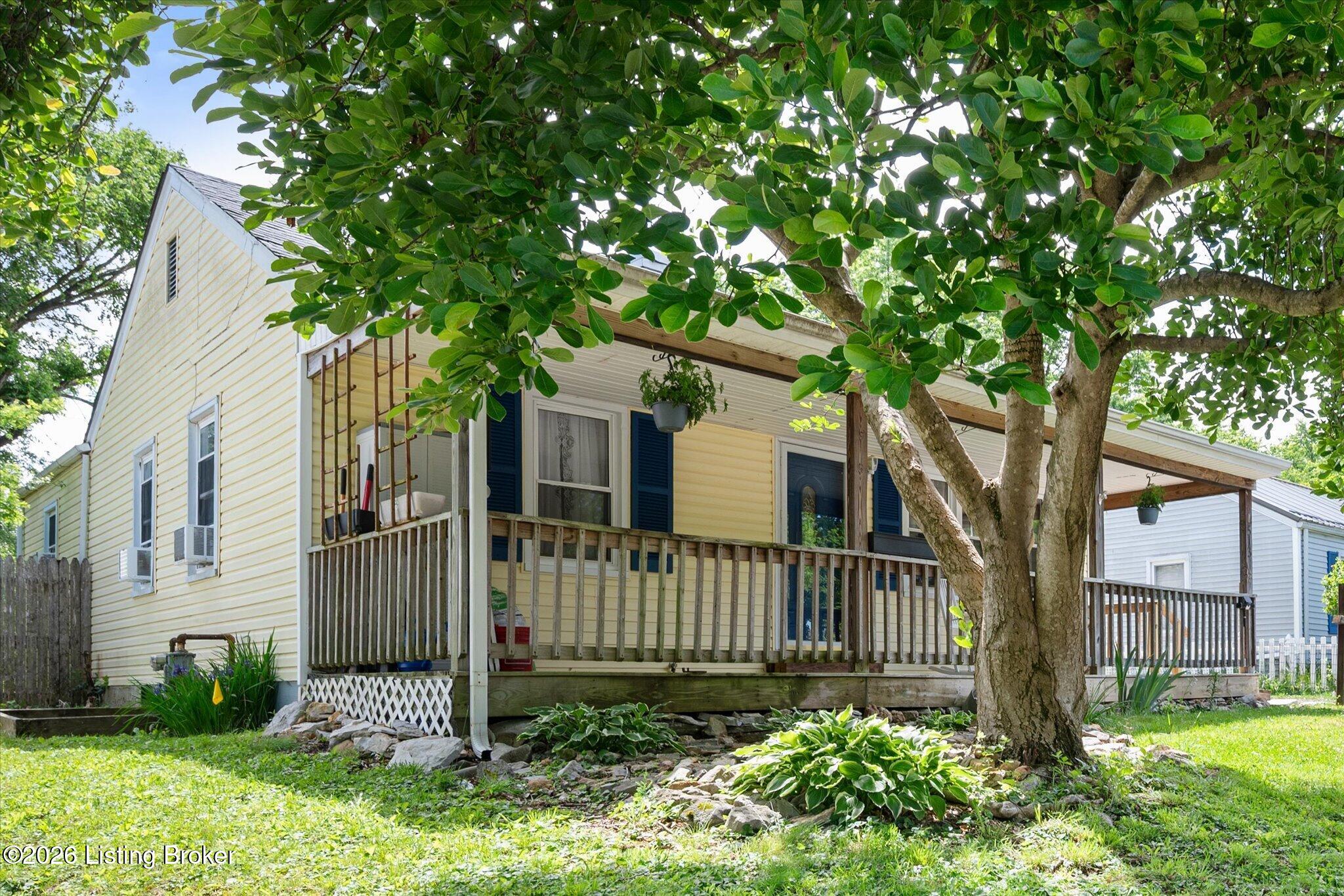 513 Village Dr Property Photo 5