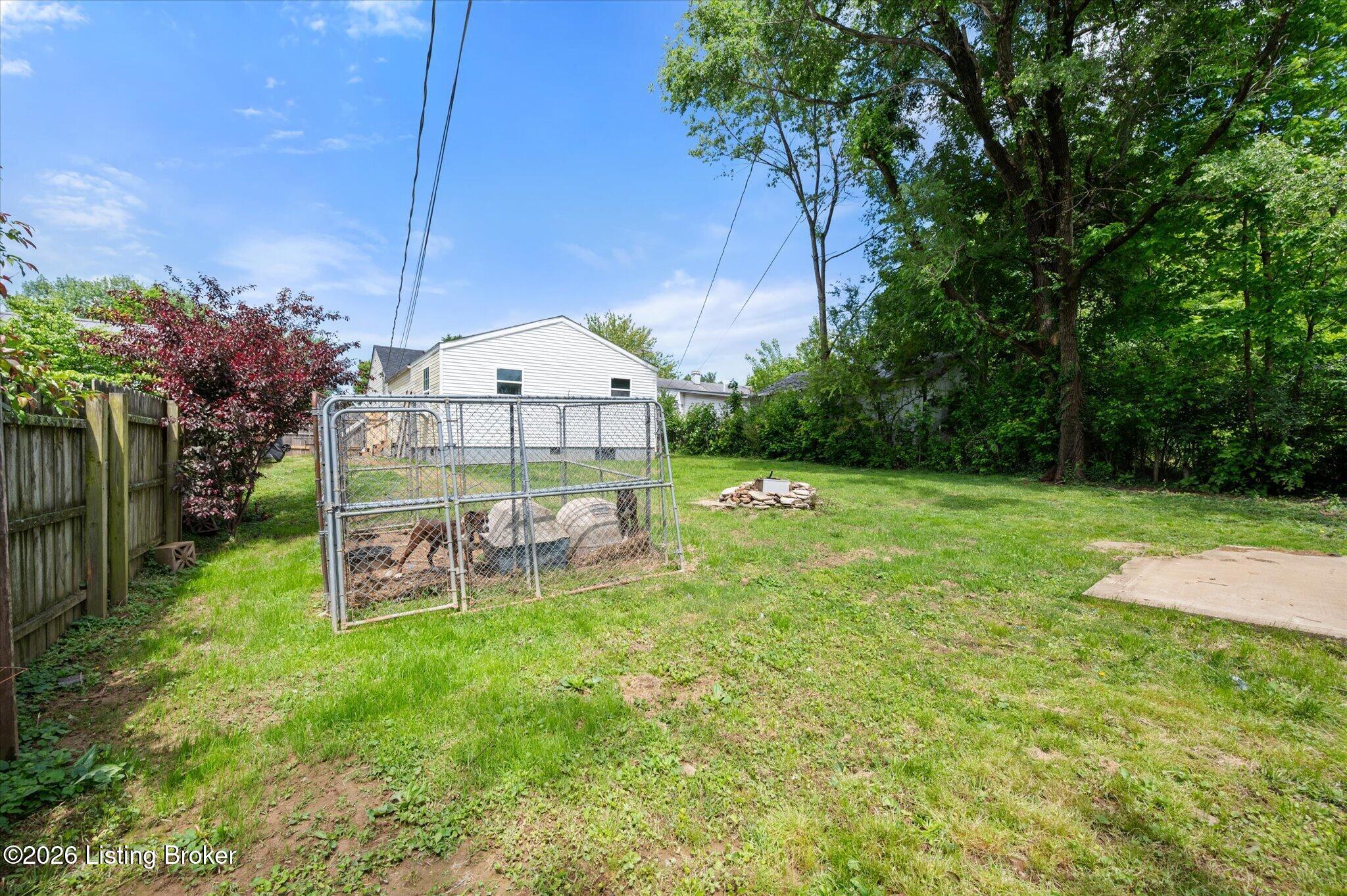 513 Village Dr Property Photo 27