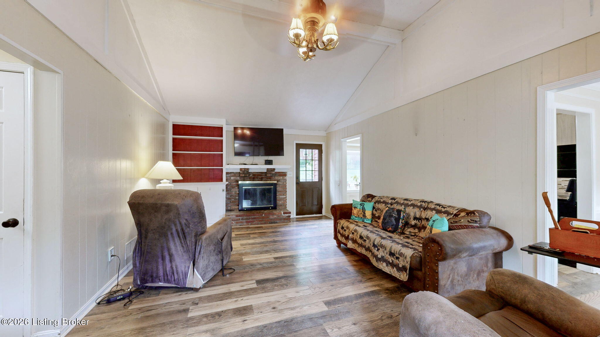 1103 Cliffwood Dr Property Photo 4