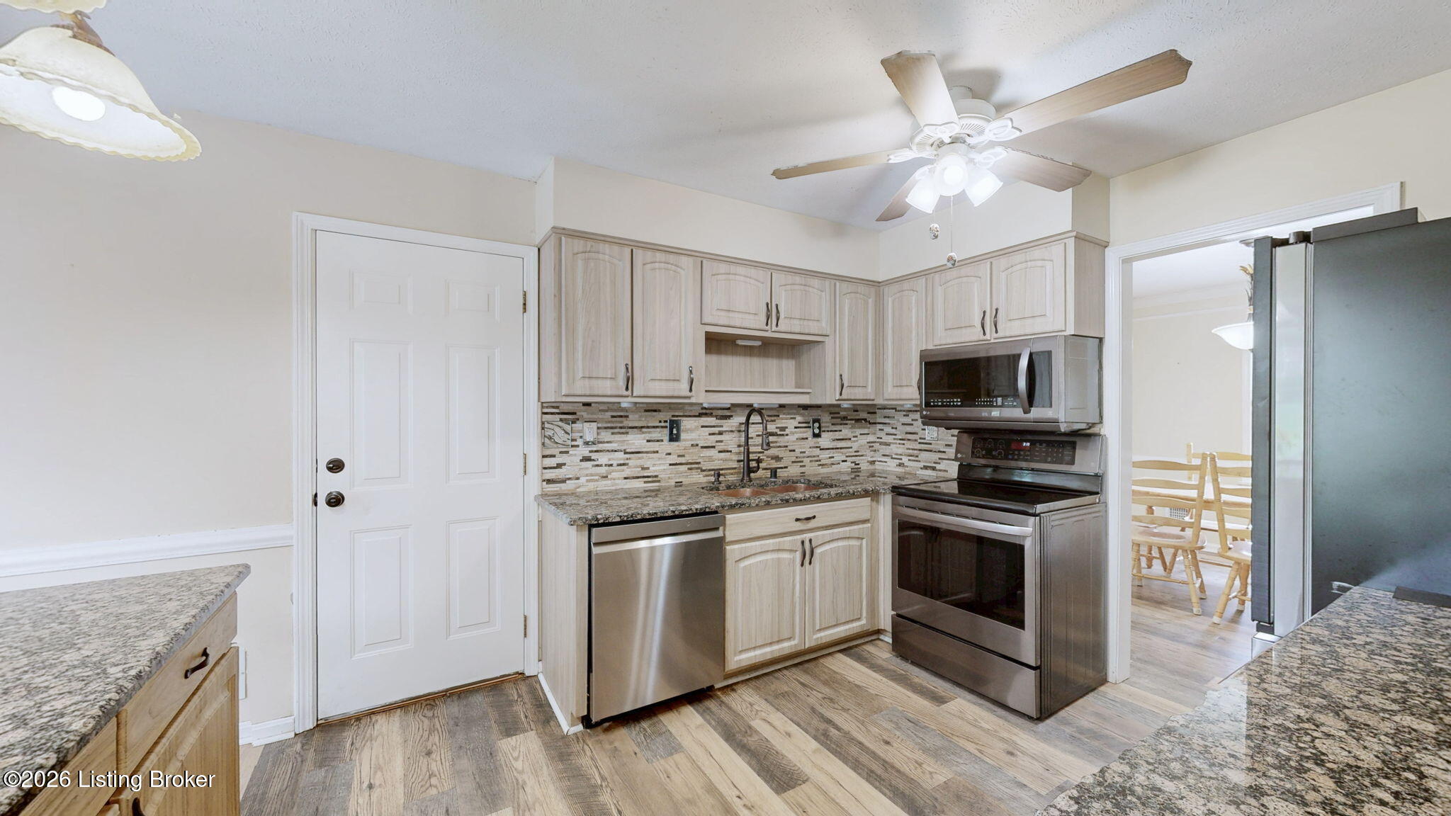 1103 Cliffwood Dr Property Photo 9