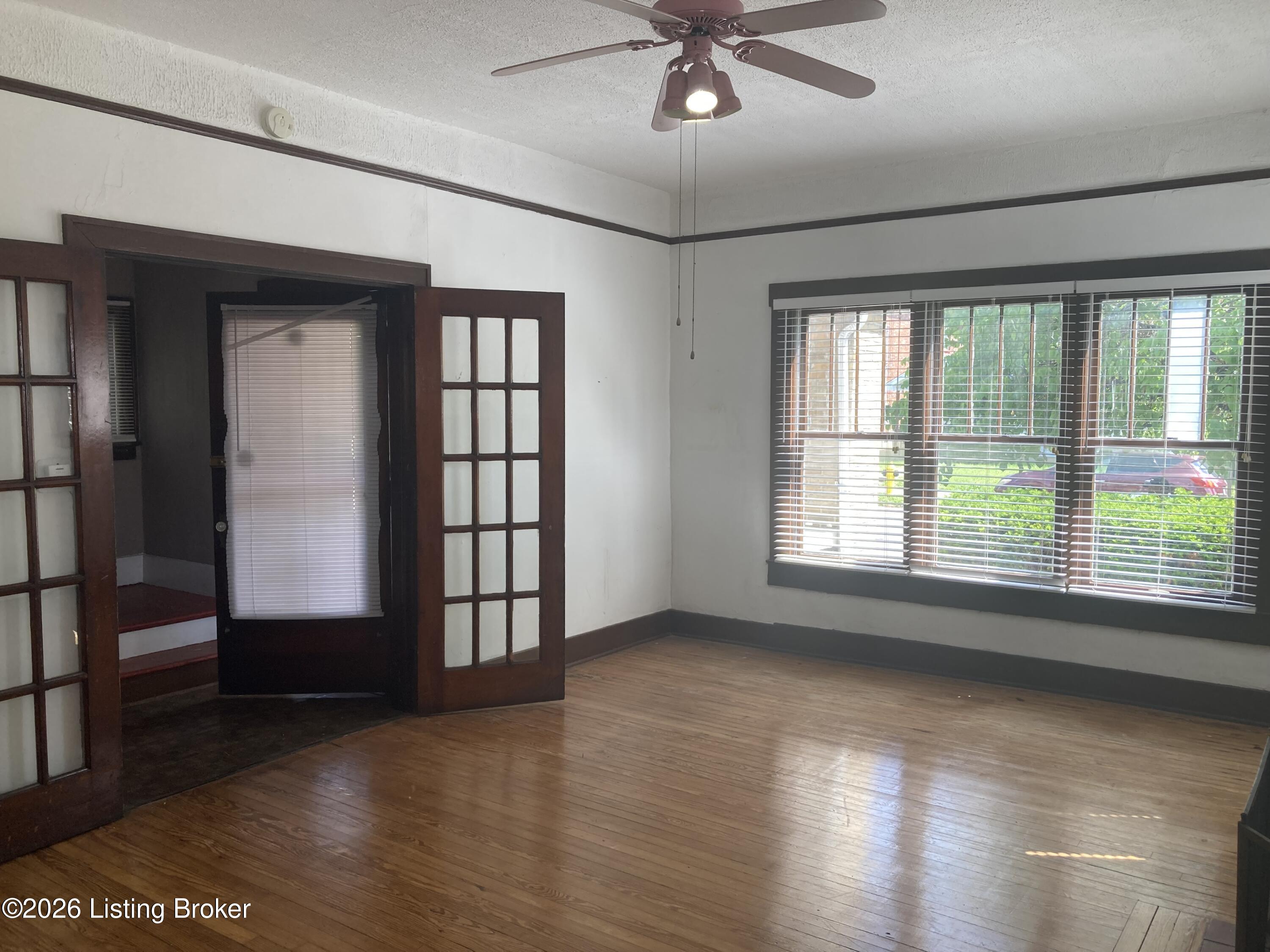 2519 Magazine St Property Photo 4