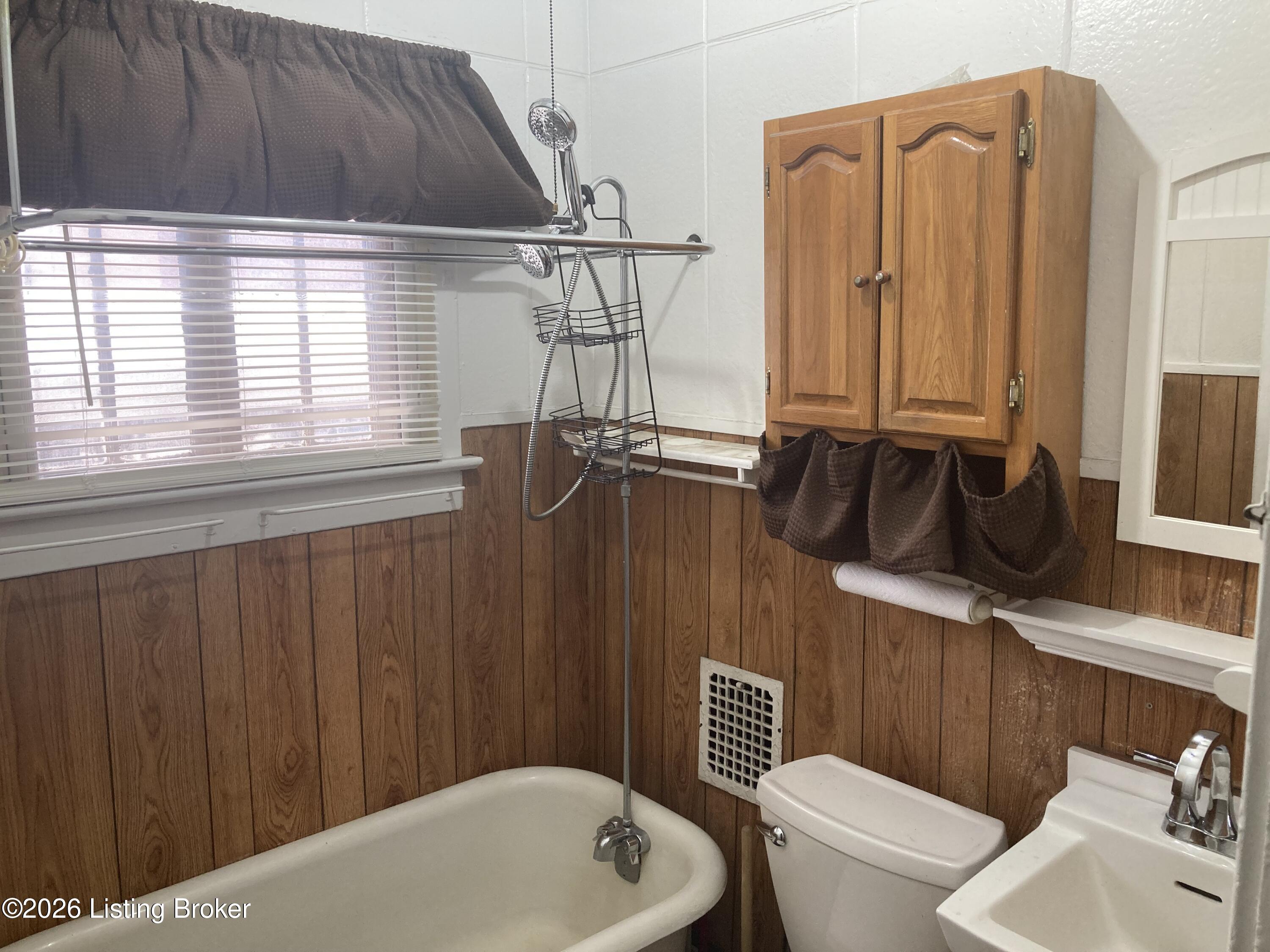 2519 Magazine St Property Photo 23