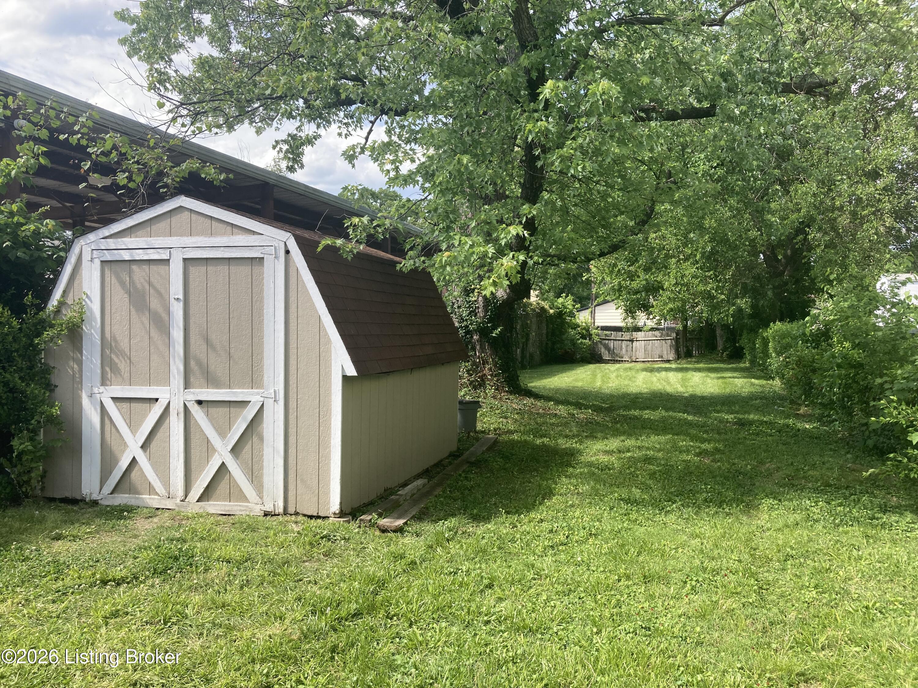 2519 Magazine St Property Photo 29