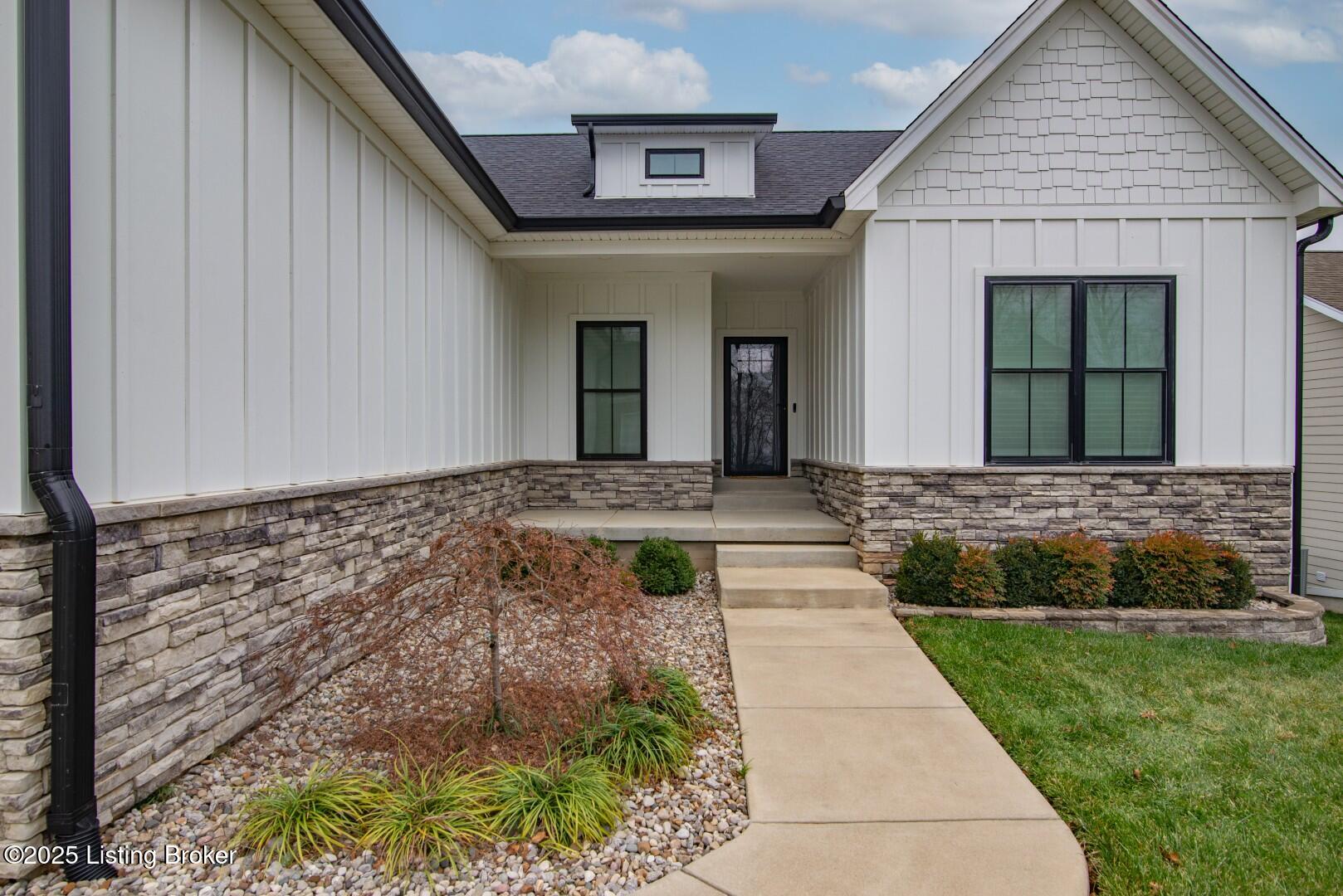 117 Highpoint Ct Property Photo 2