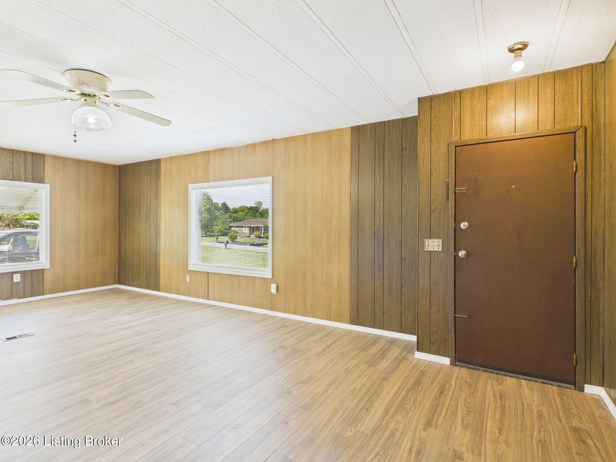 136 Beech Ct Property Photo 5