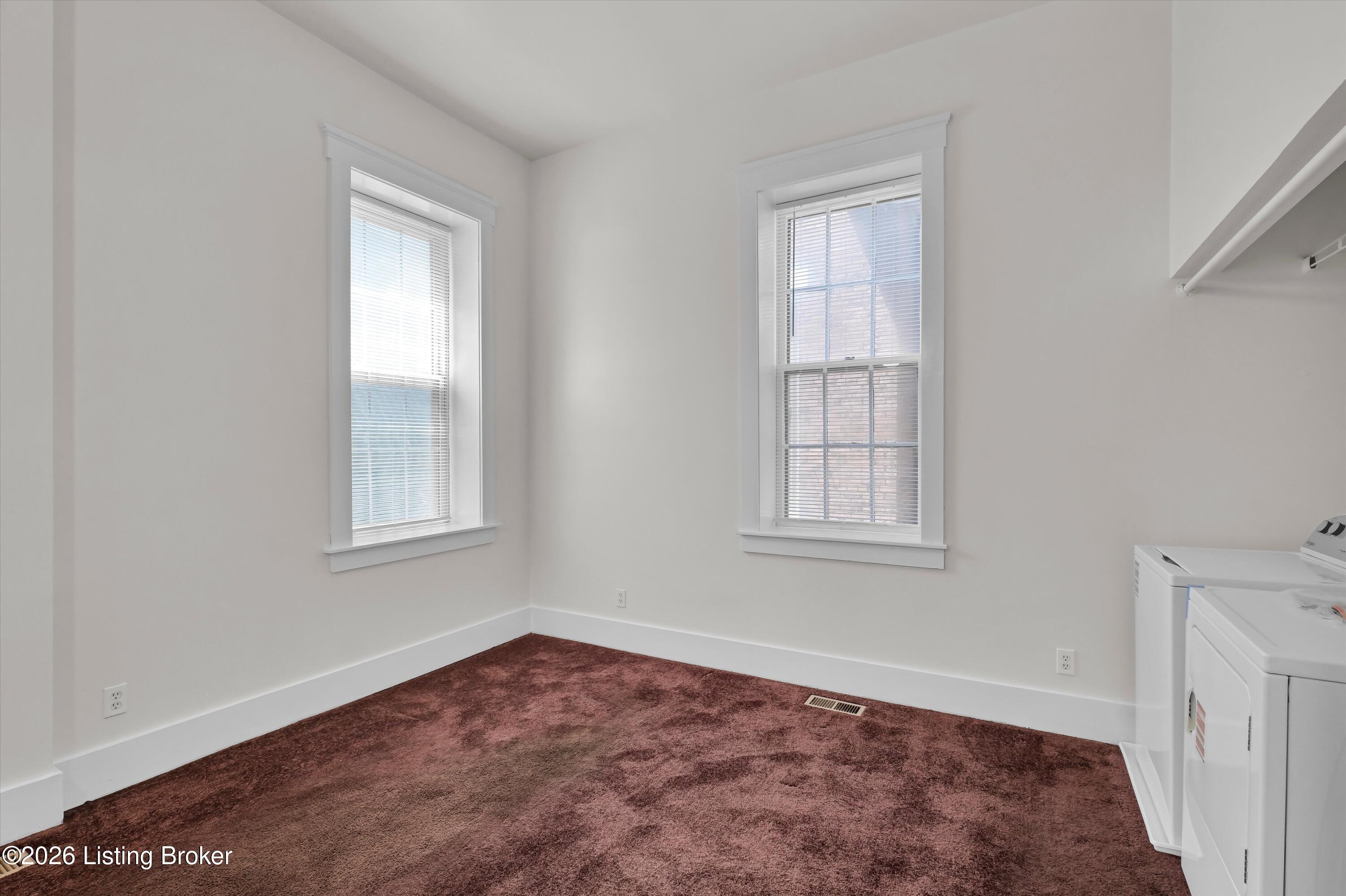 128 E Oak St Apt 2 Property Photo 23