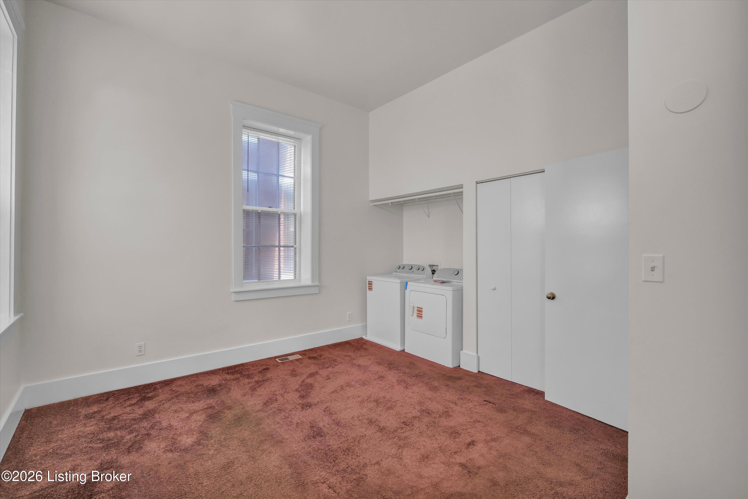 128 E Oak St Apt 2 Property Photo 24