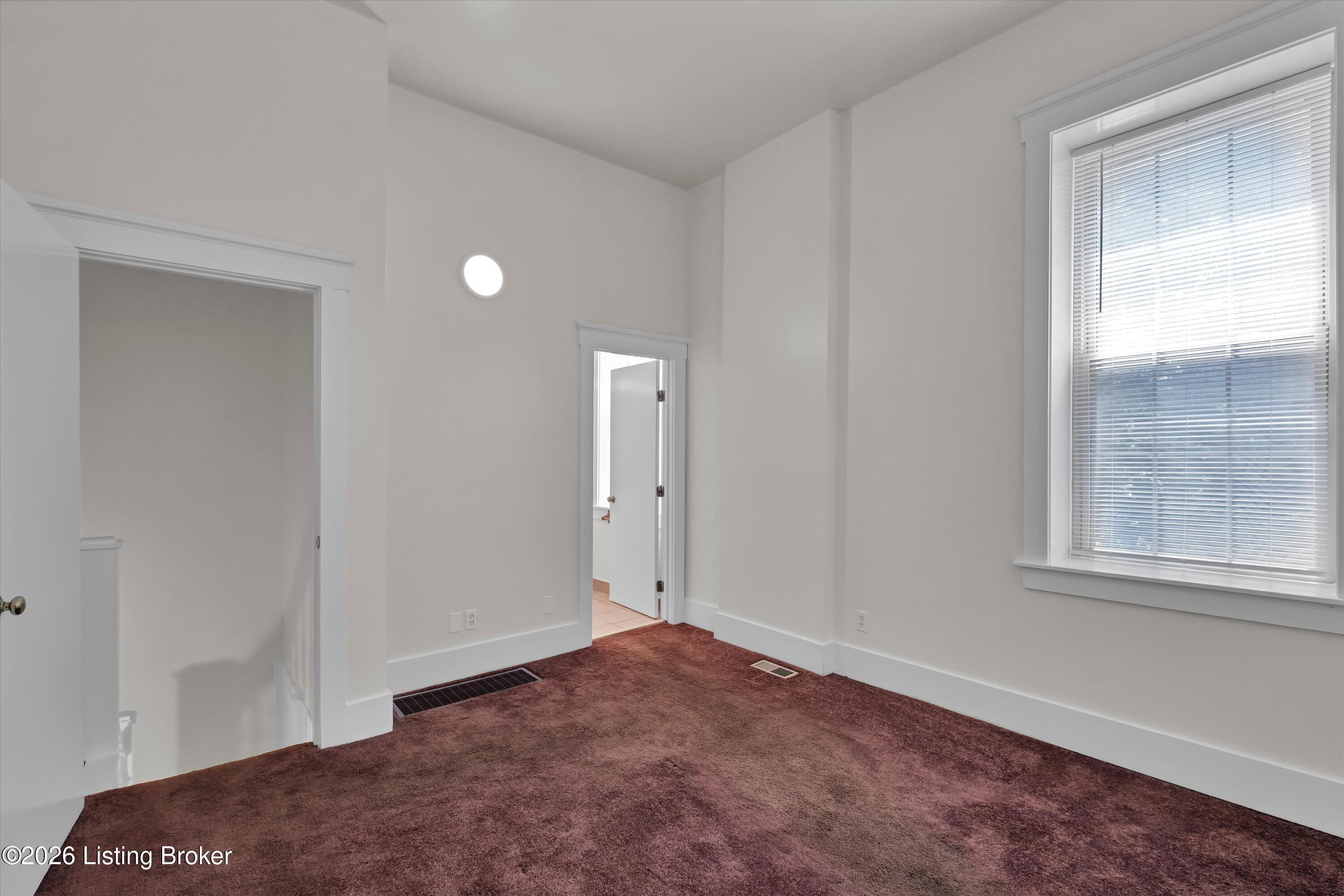 128 E Oak St Apt 2 Property Photo 26