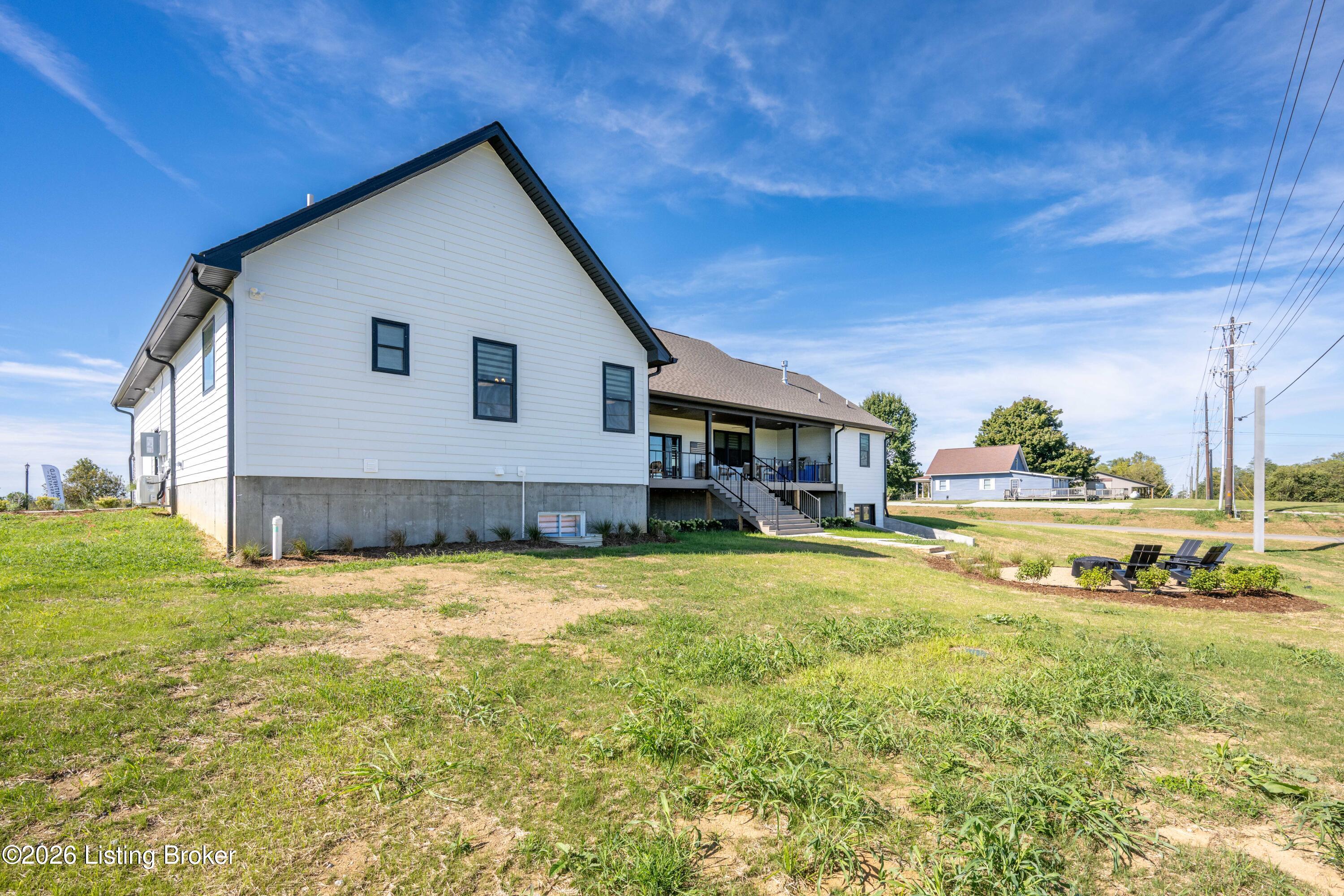 33 Barnwood Ln Property Photo 6