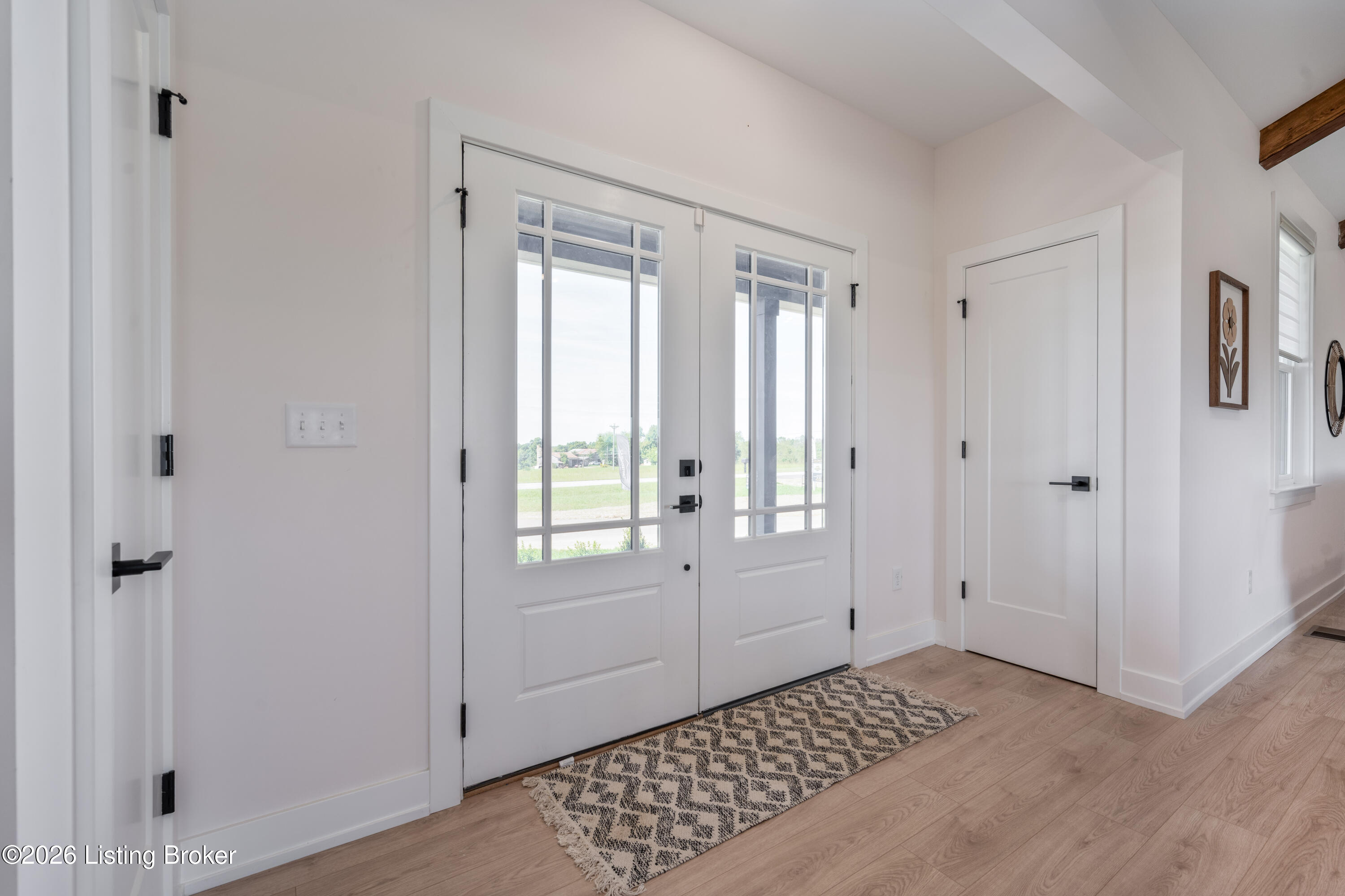33 Barnwood Ln Property Photo 9