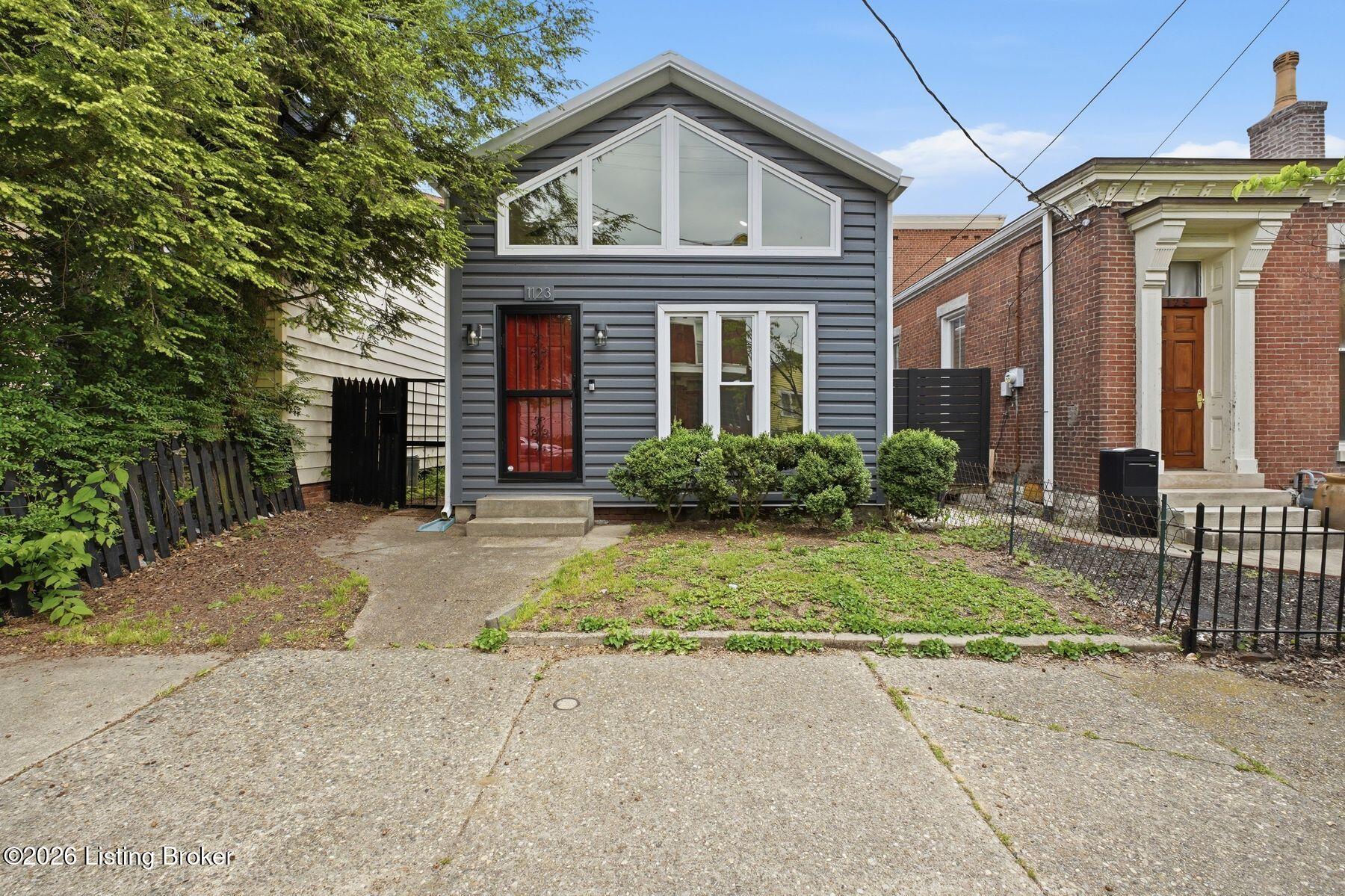 1123 Rogers St Property Photo 1