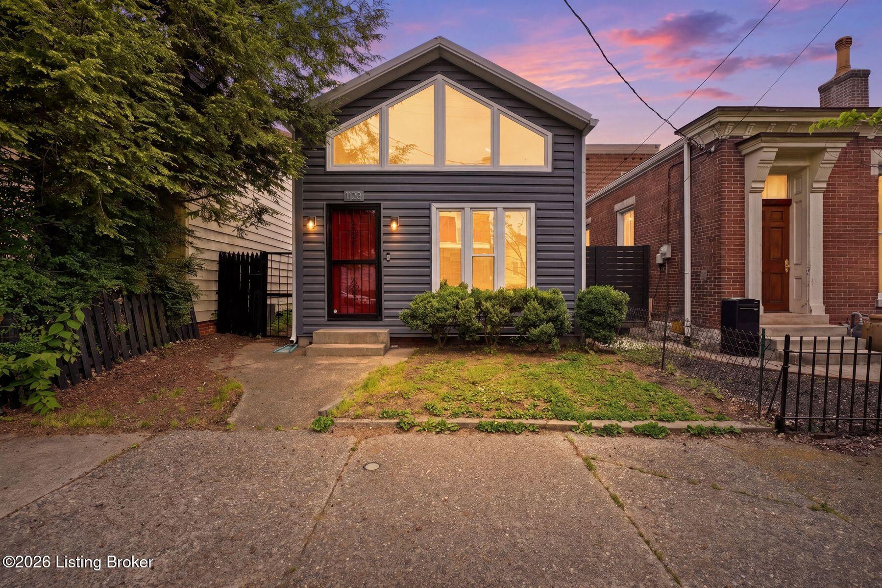 1123 Rogers St Property Photo 2