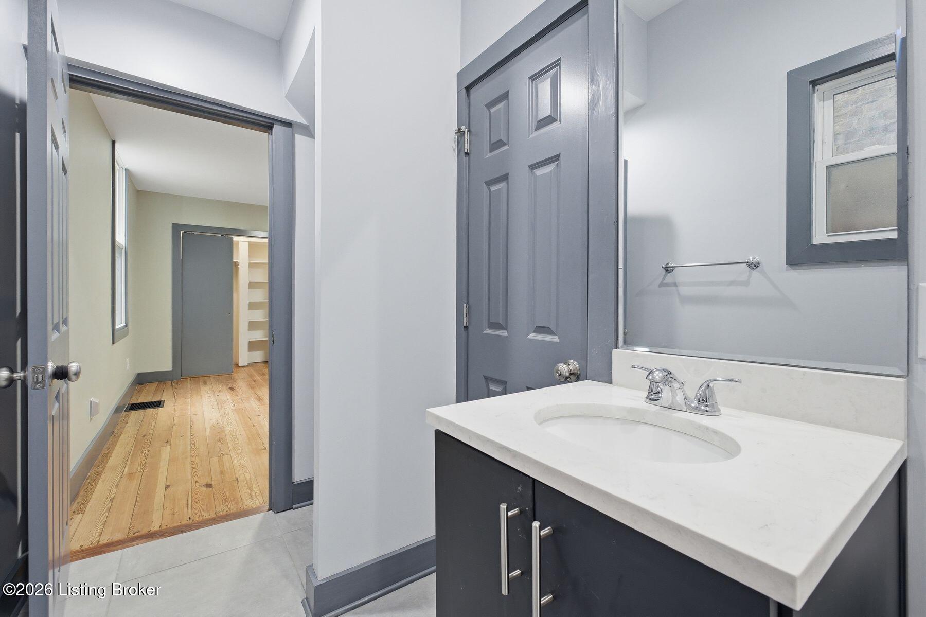 1123 Rogers St Property Photo 12