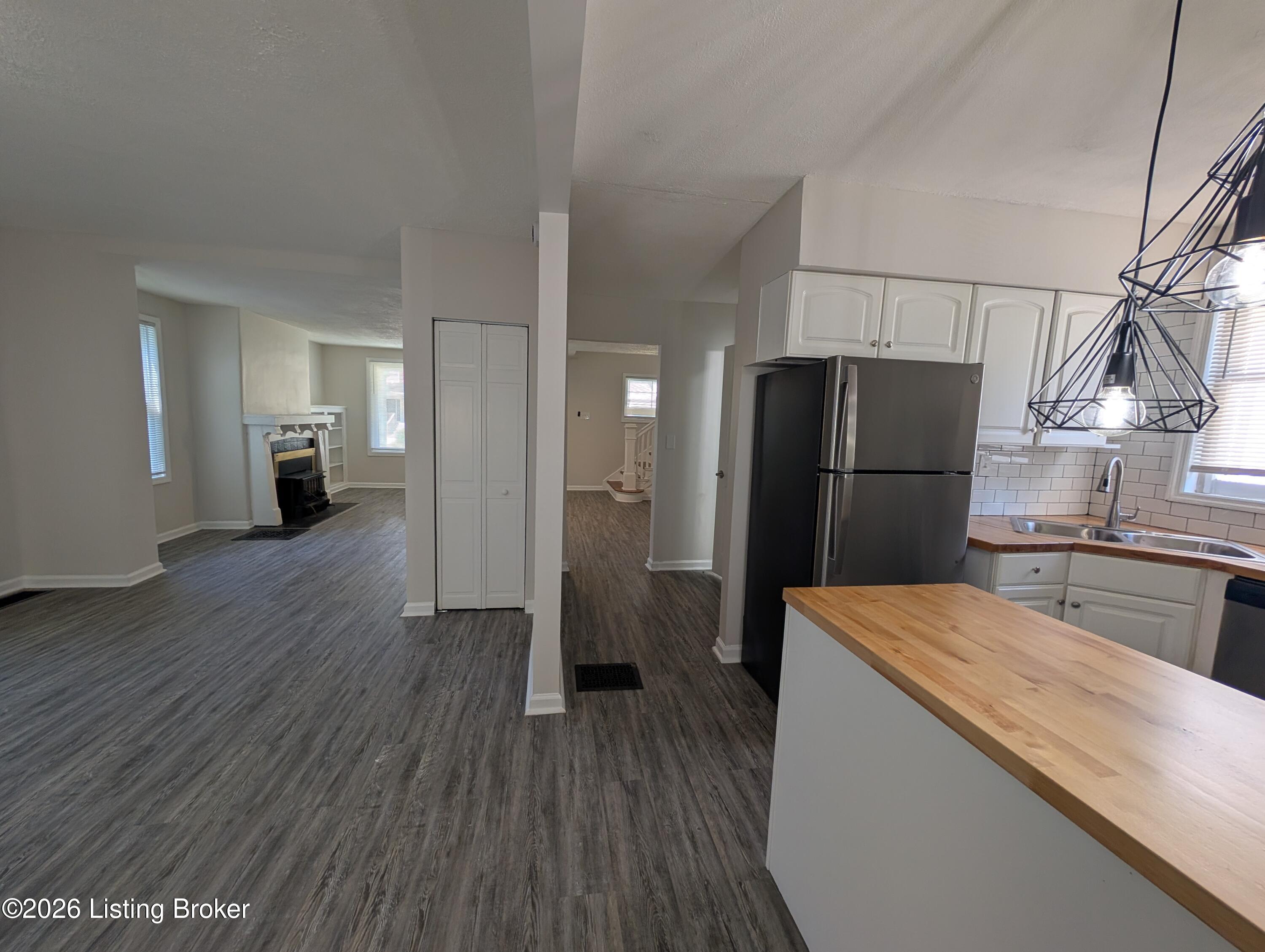 651 Louis Coleman Junior Dr Property Photo 5