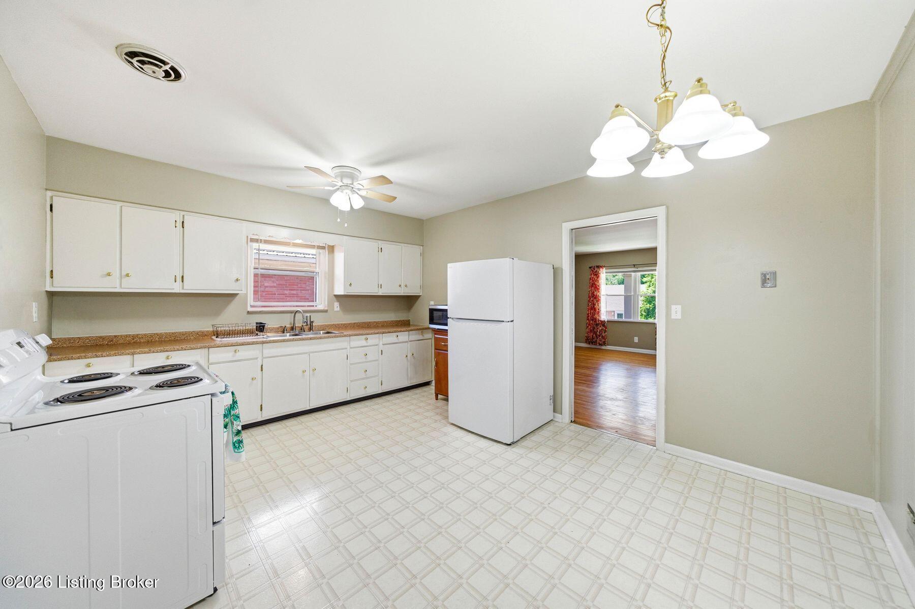 119 Mcarthur Dr Property Photo 14