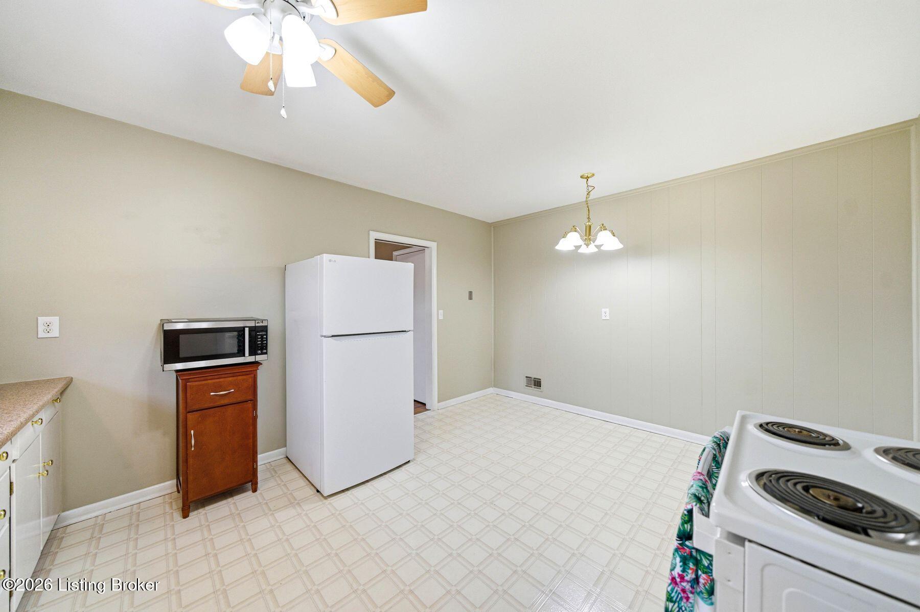 119 Mcarthur Dr Property Photo 17