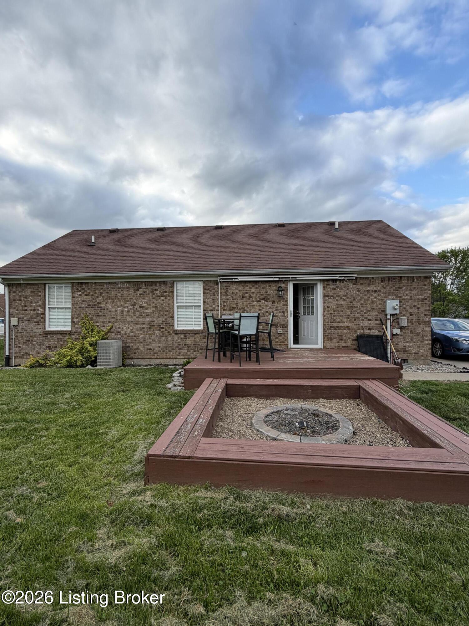 108 Pecan Dr Property Photo 11