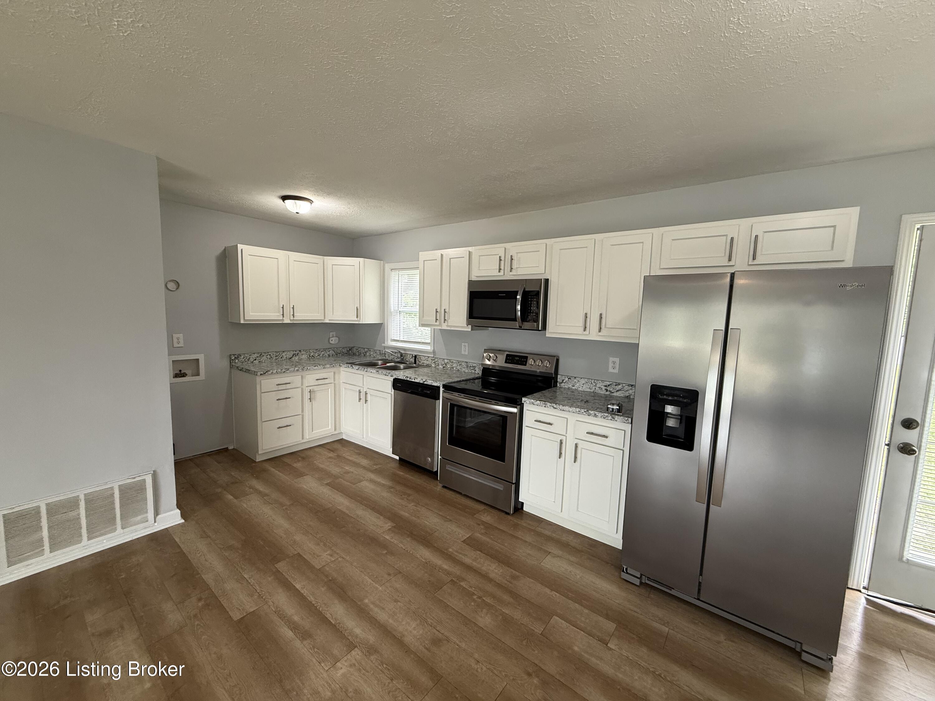 11818 Mahogany Dr Property Photo 6