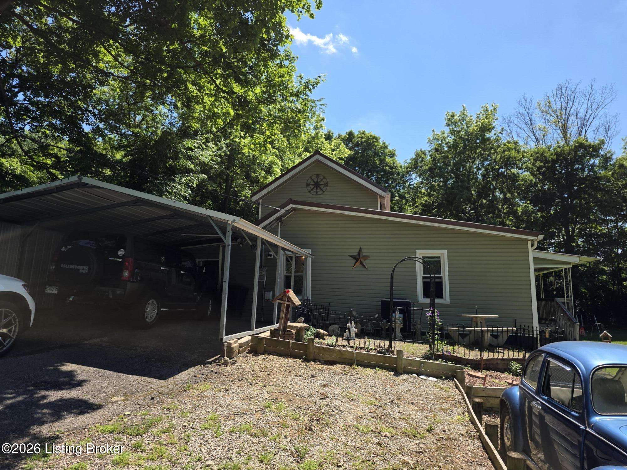 3981 Woodlawn Rd Property Photo 1